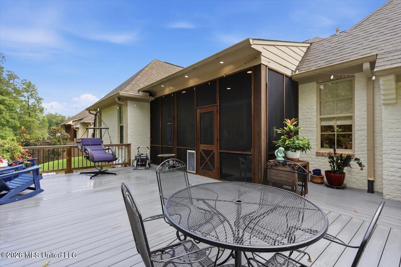 116 Wingtip Cove Property Photo 13