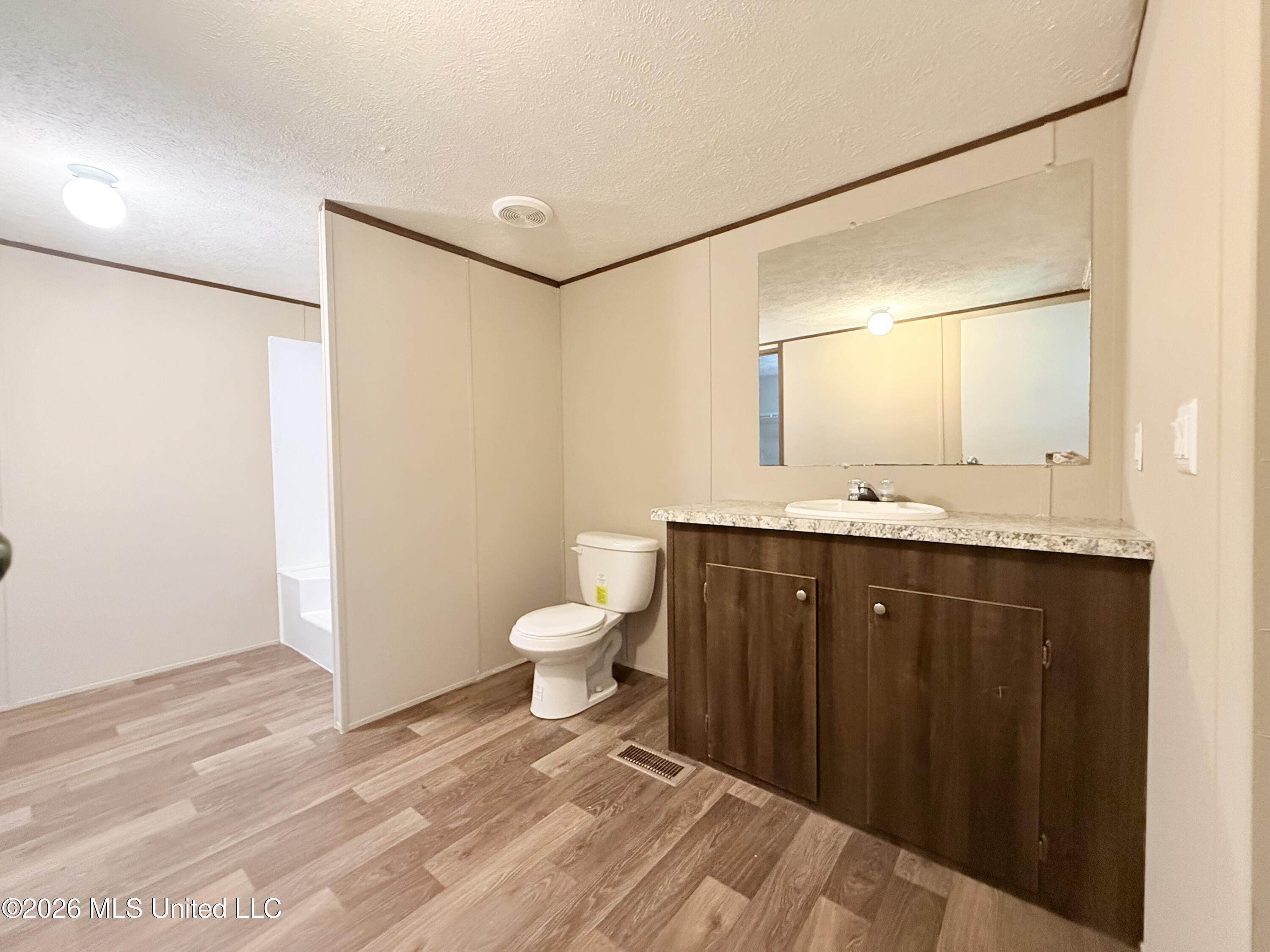 1206 Quinlivan Road Property Photo 5