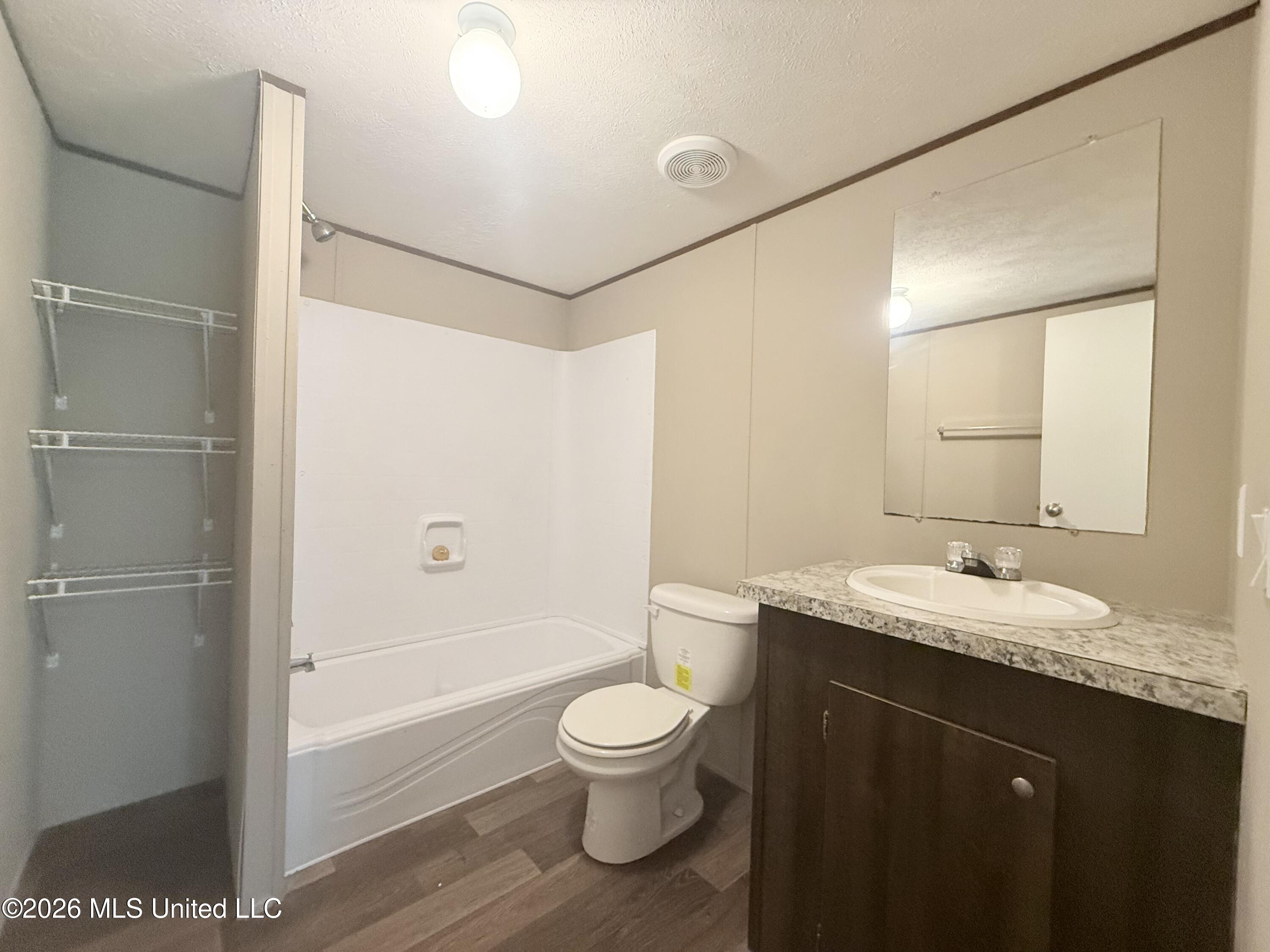 1206 Quinlivan Road Property Photo 10