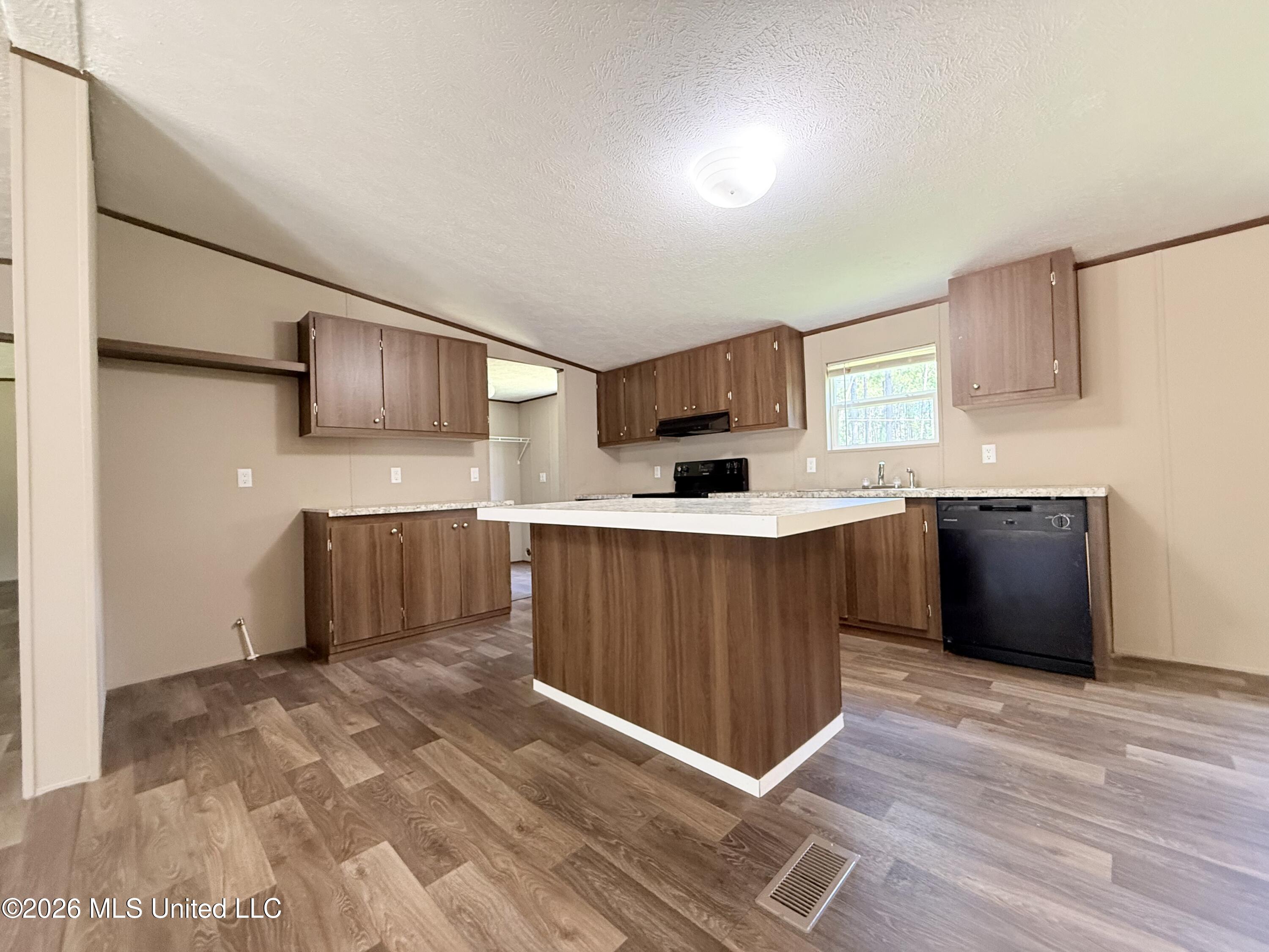 1206 Quinlivan Road Property Photo 17