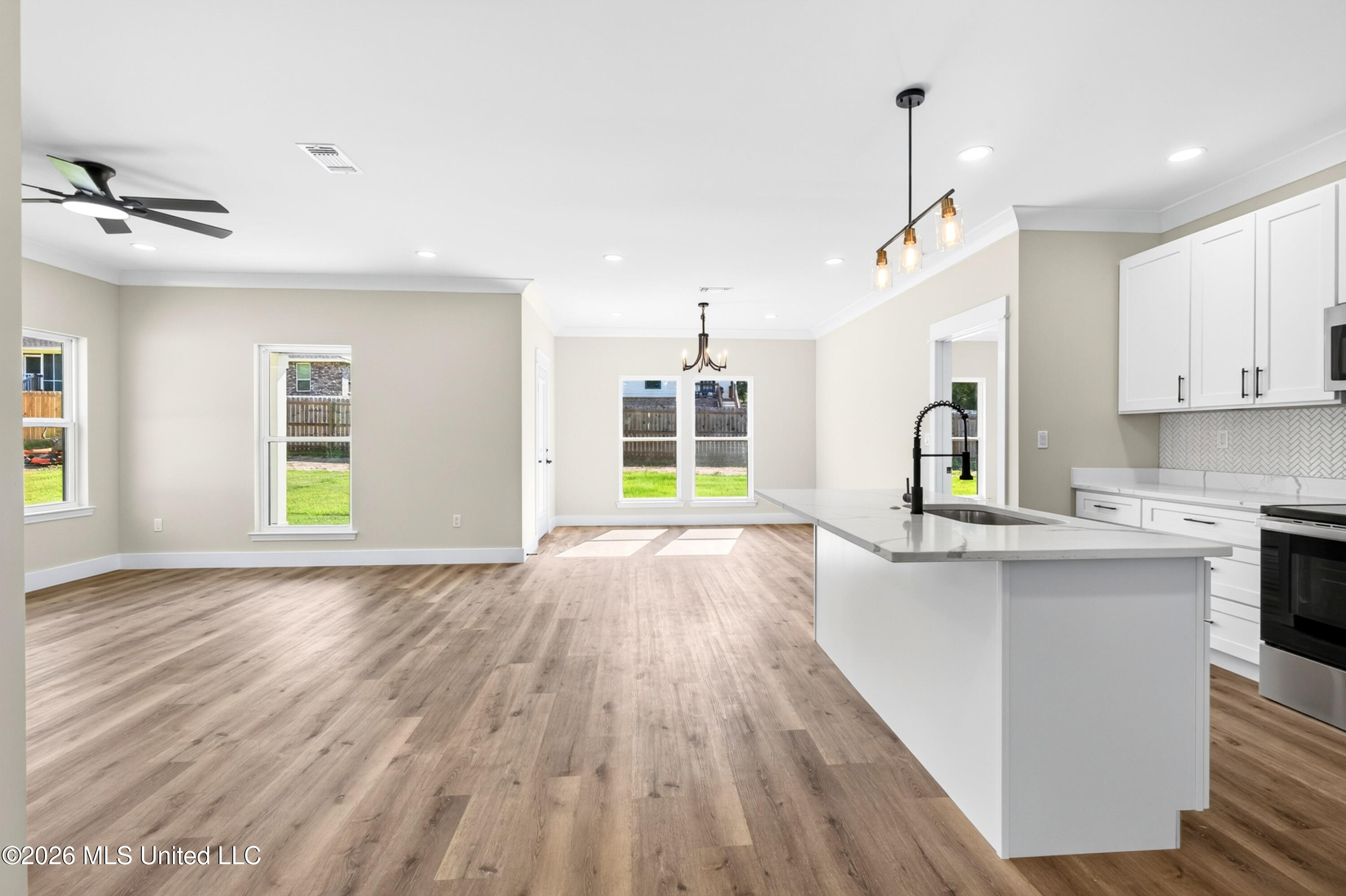 14210 3rd Avenue Property Photo 8