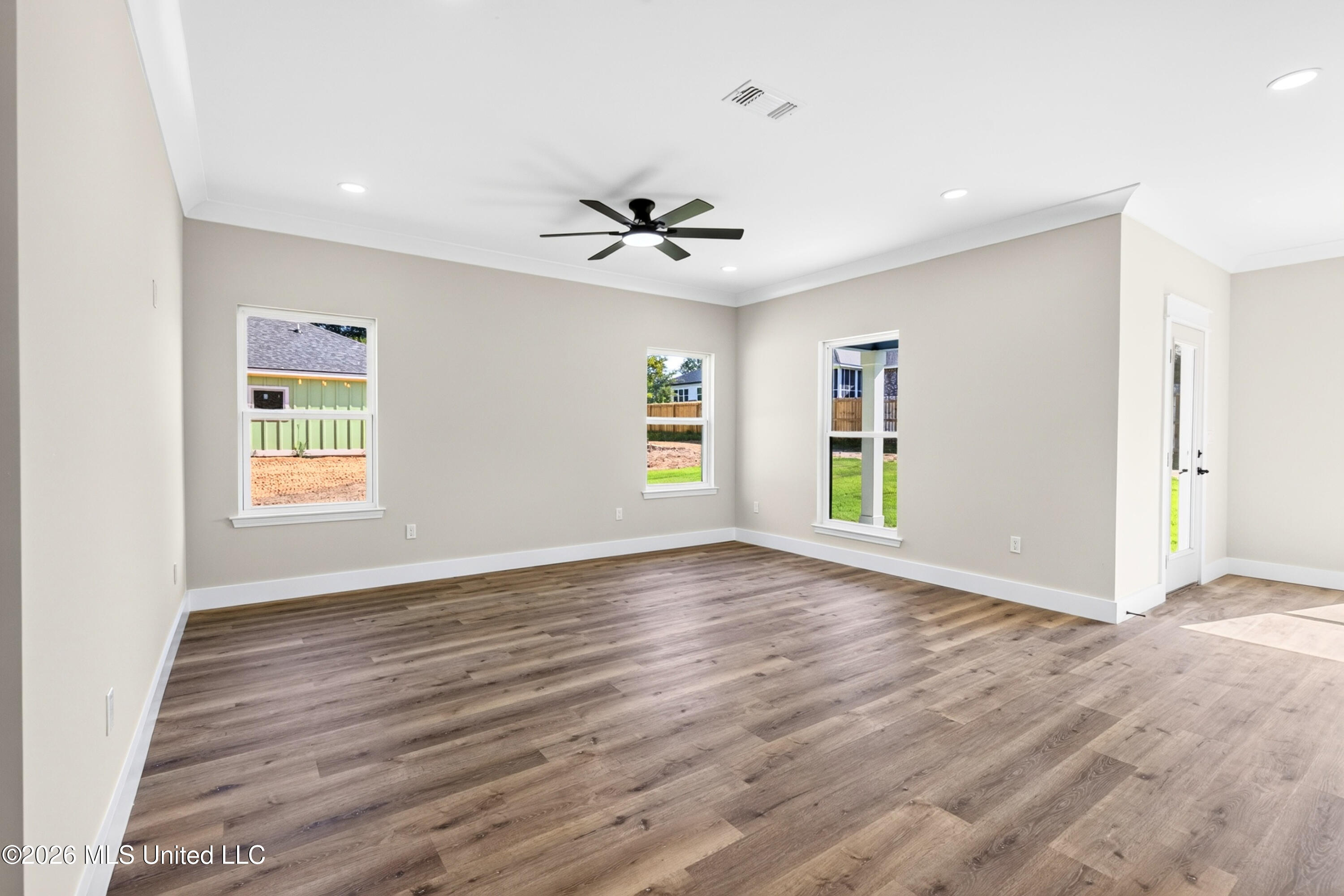 14210 3rd Avenue Property Photo 9