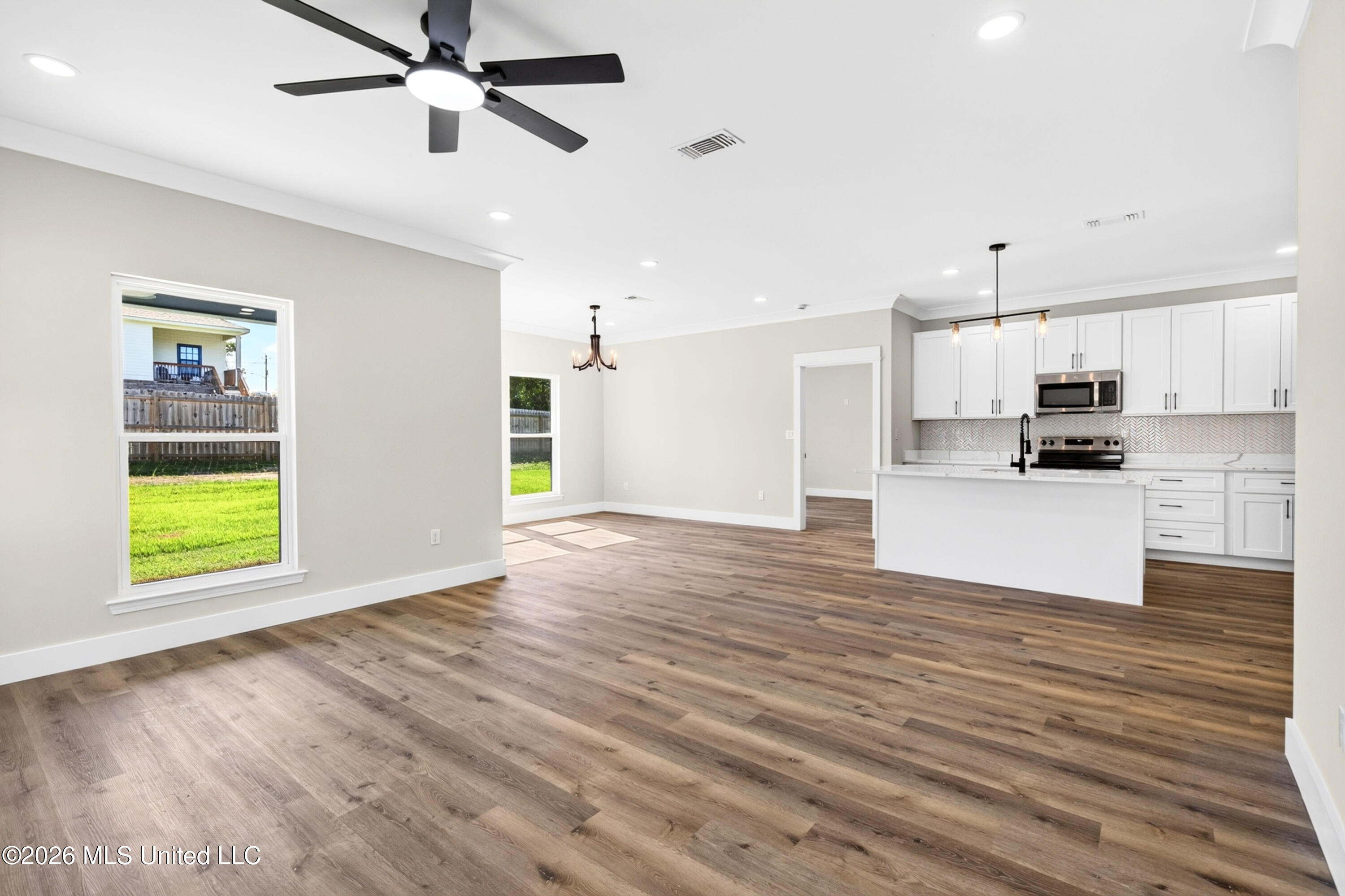 14210 3rd Avenue Property Photo 12