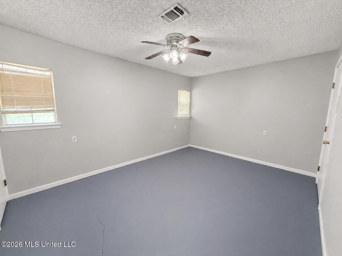 7026 W Forrest Street Property Photo 8