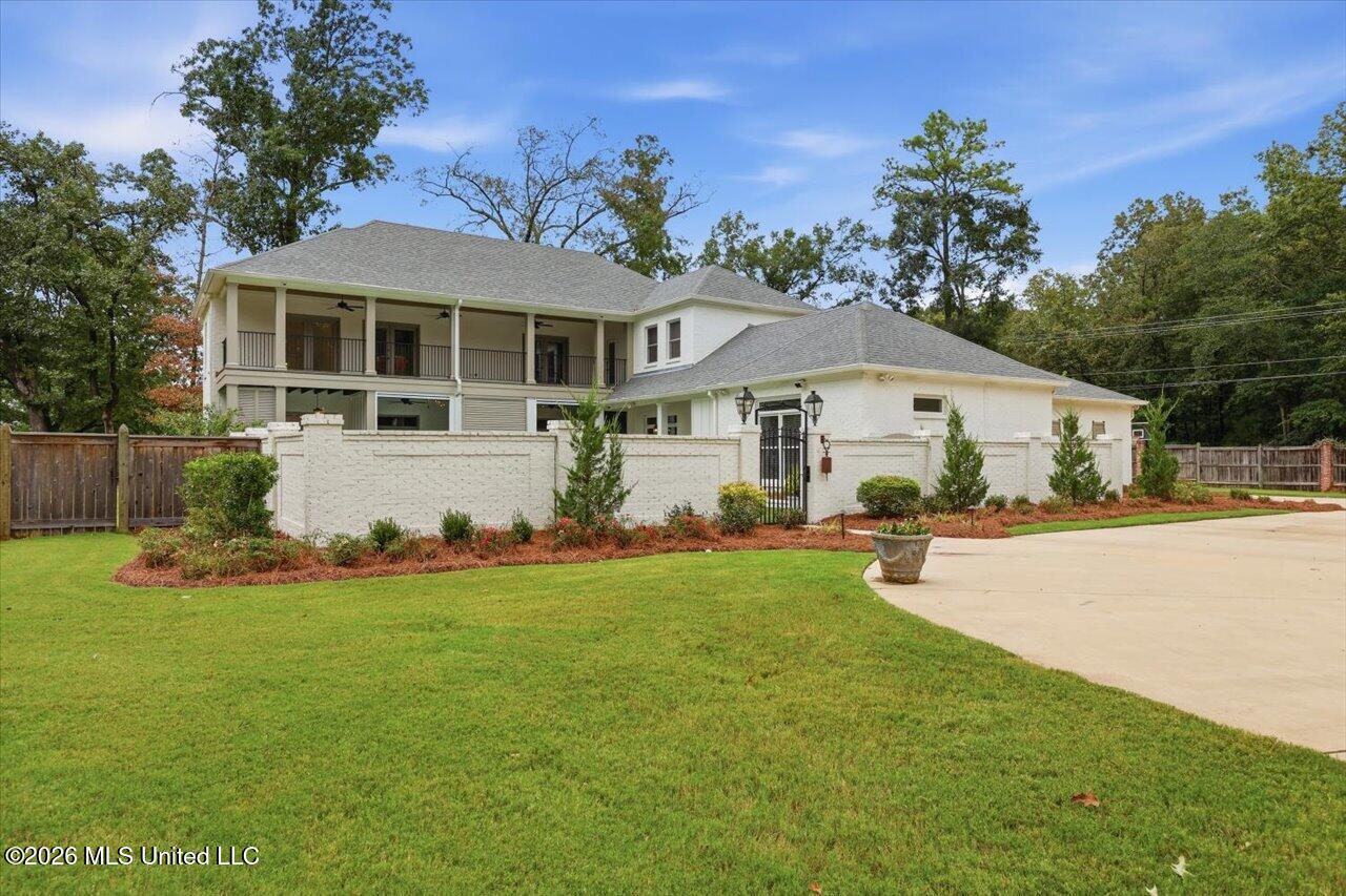 101 Saddle Creek Cove Property Photo 2