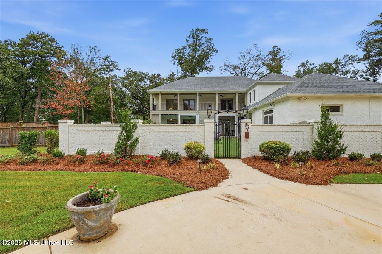 101 Saddle Creek Cove Property Photo 5