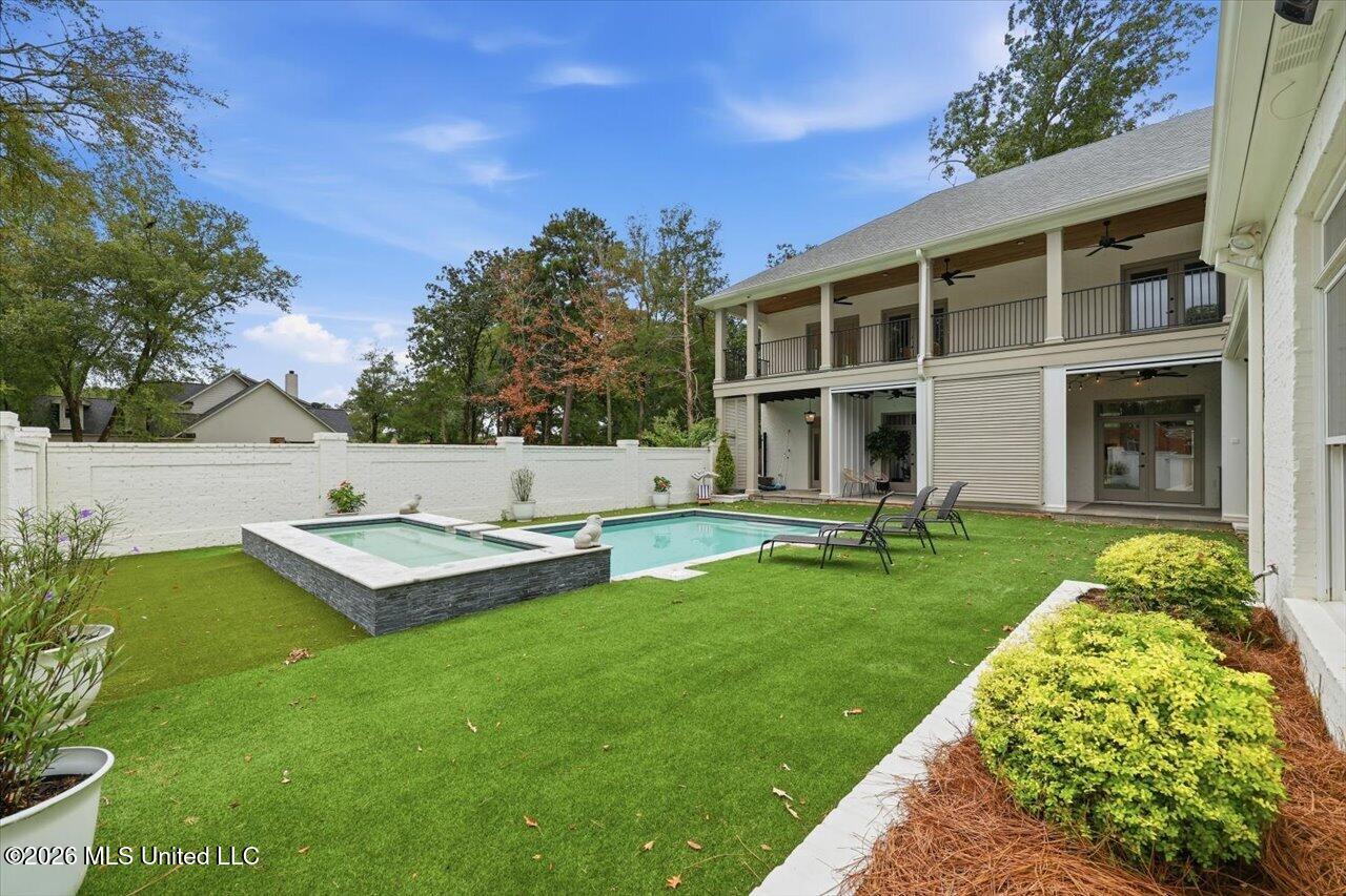 101 Saddle Creek Cove Property Photo 7