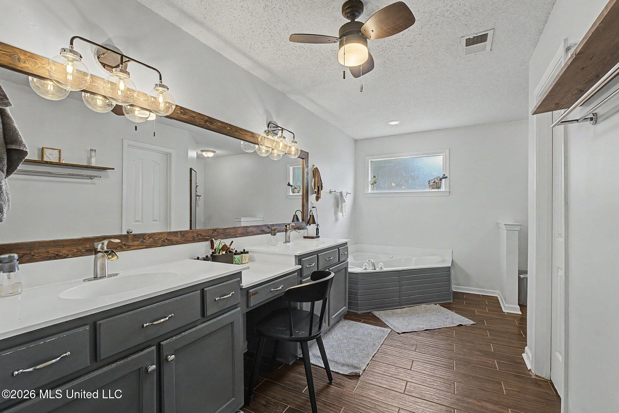 74 Lyla Cove Property Photo 16
