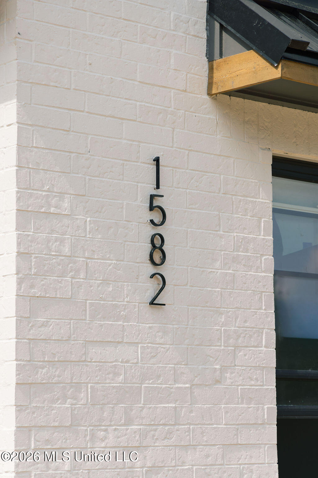 1582 Ella Cove Property Photo 4
