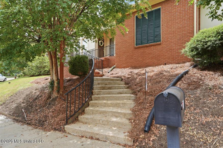 37 Village Green Circle Property Photo 3