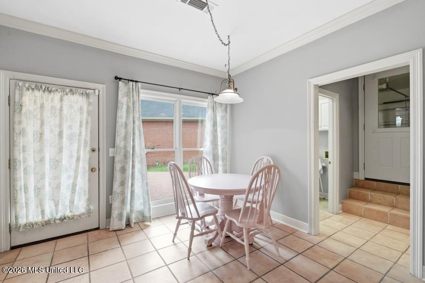 37 Village Green Circle Property Photo 15