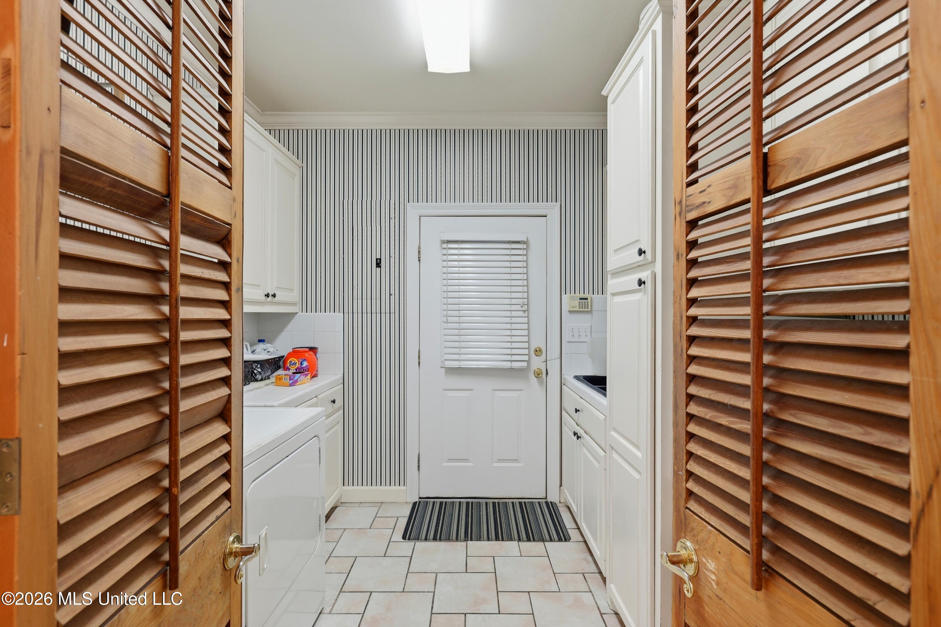 413 Eastpointe Cove Property Photo 9