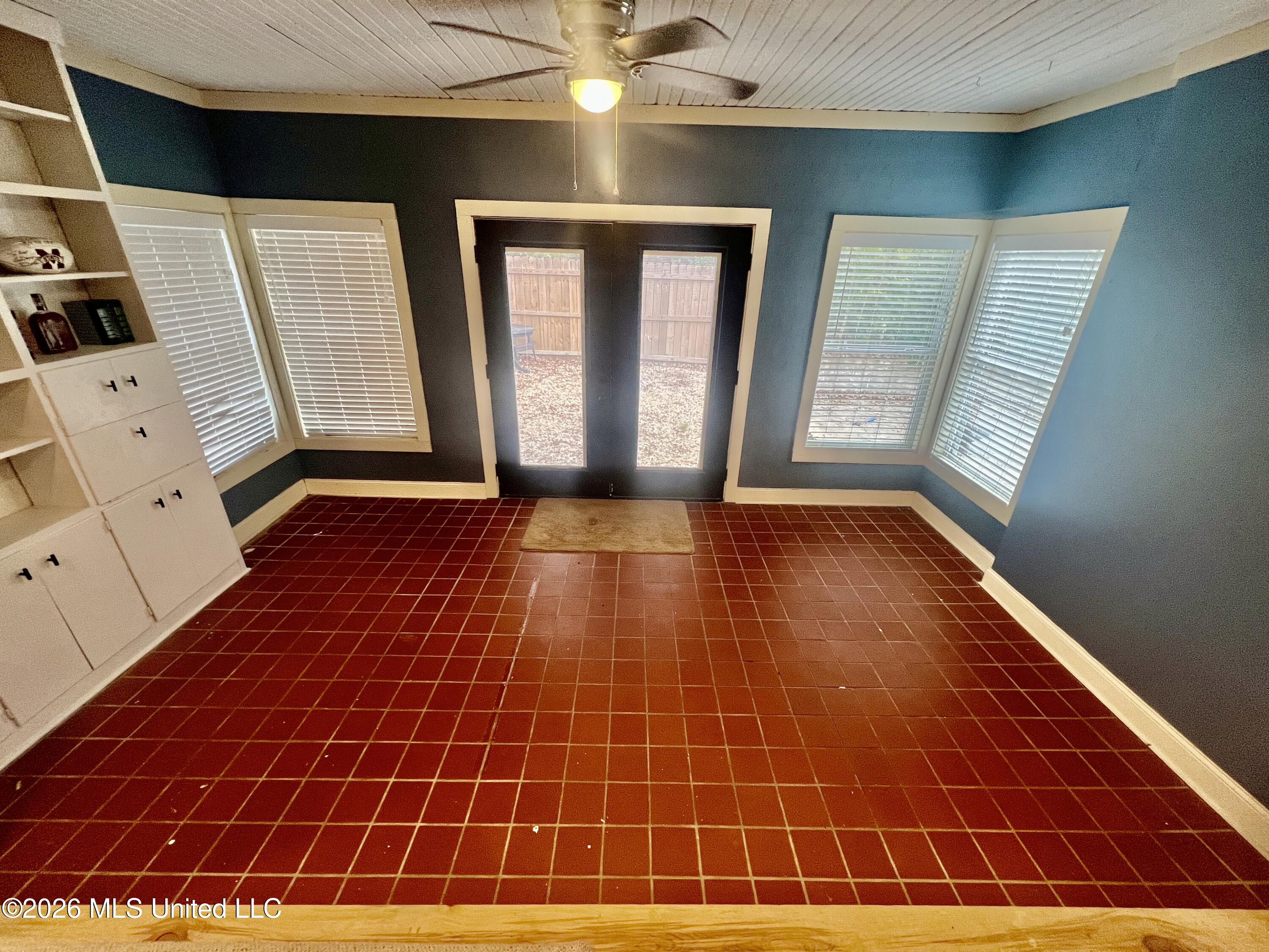 519 W Highway 82 Property Photo 11