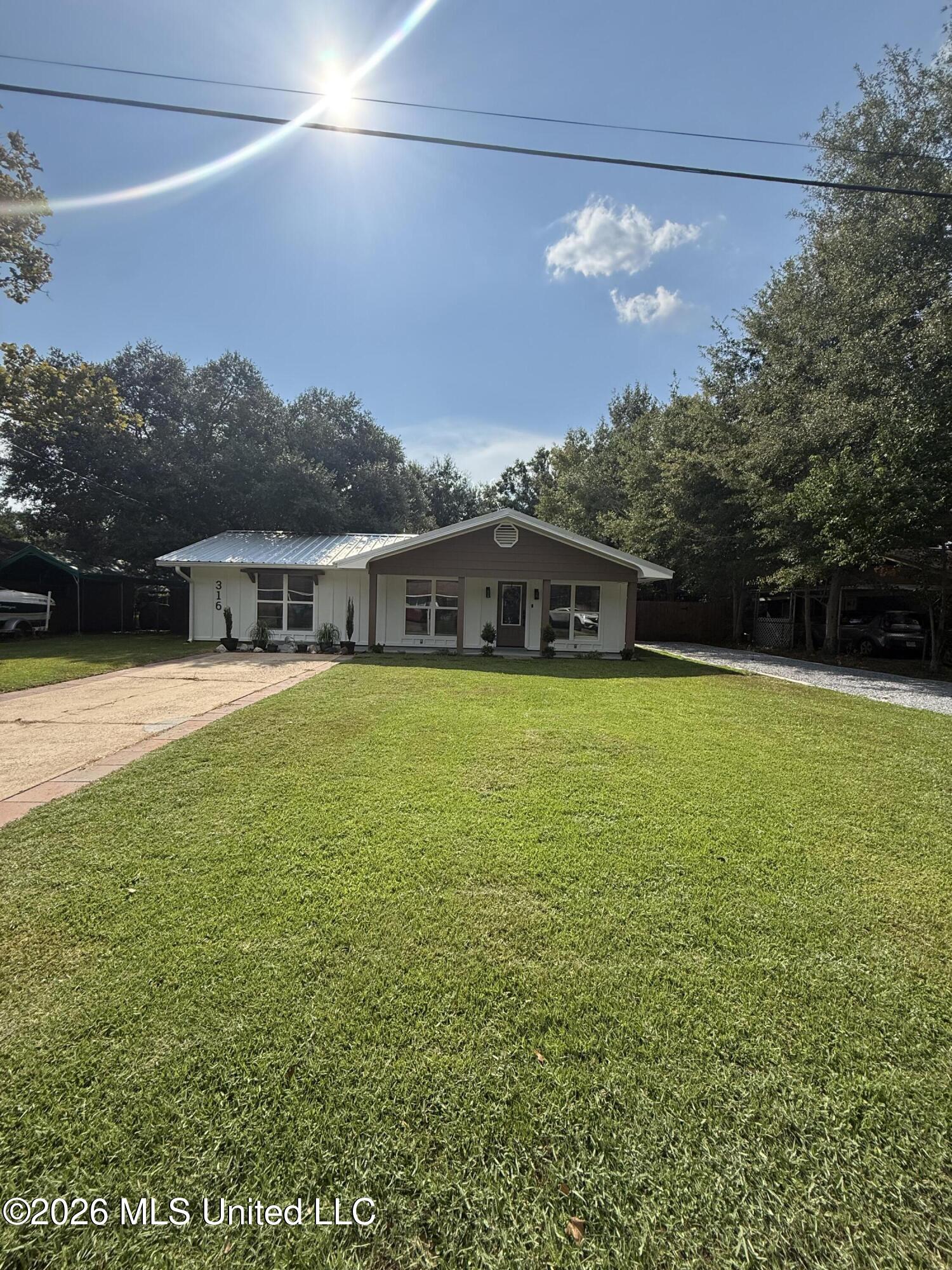 316 Mincheck Road Property Photo 2
