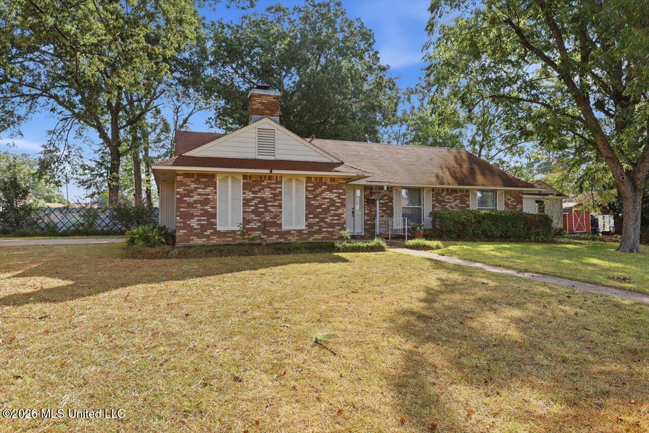 110 Van Doren Drive Property Photo 3