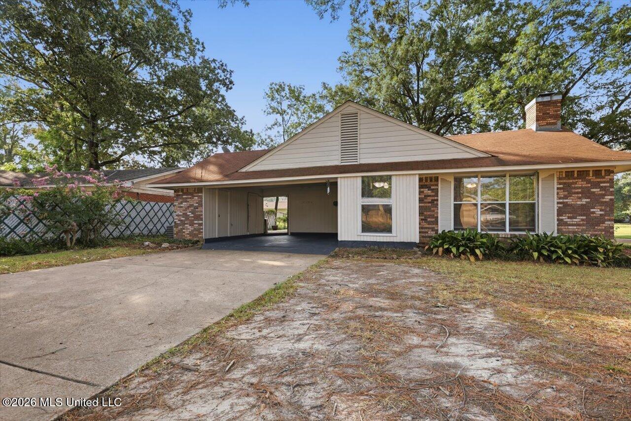 110 Van Doren Drive Property Photo 4