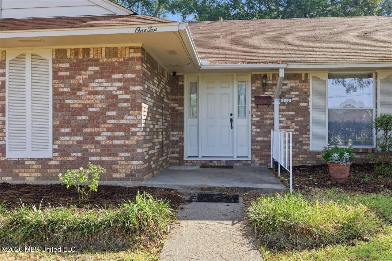 110 Van Doren Drive Property Photo 5