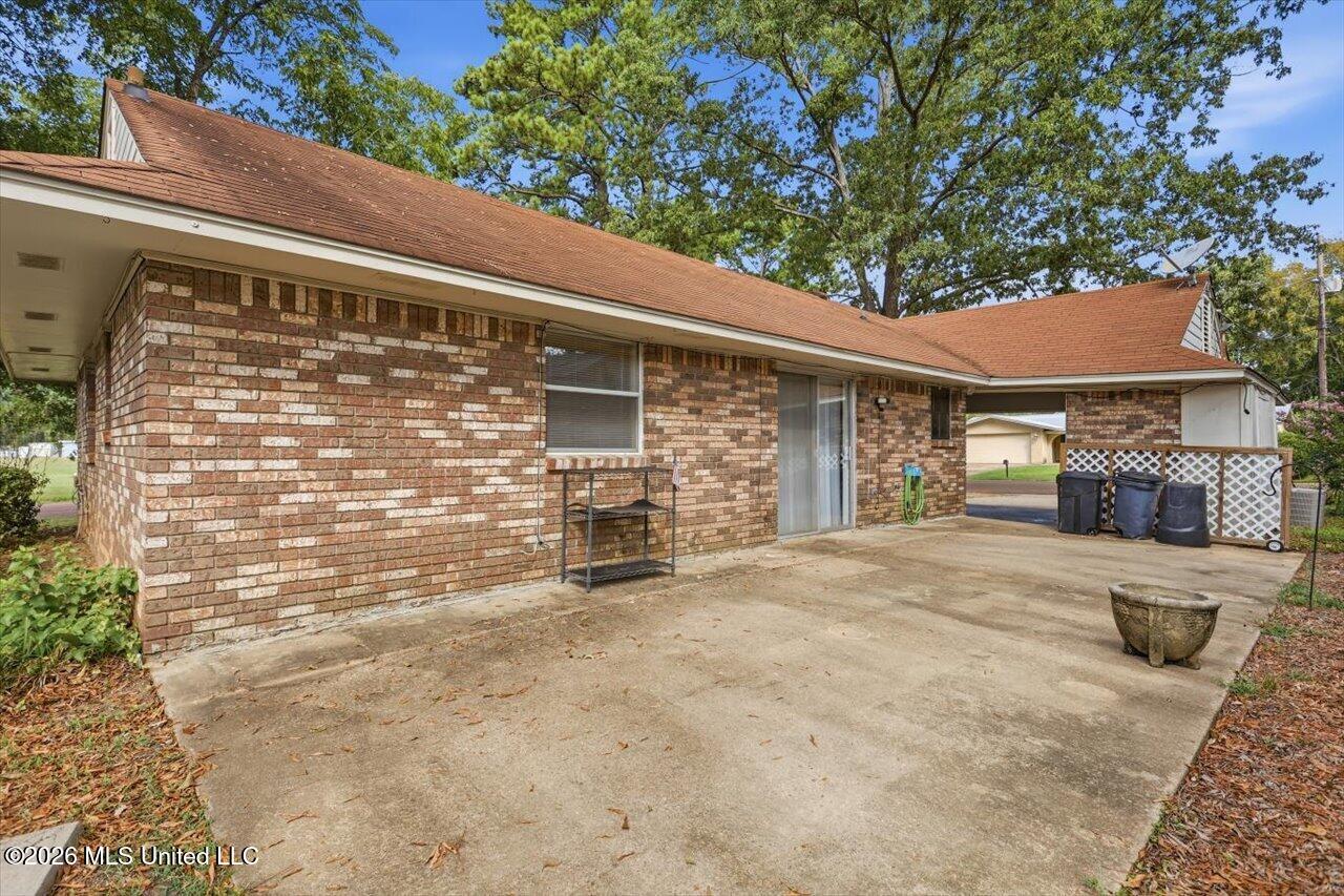 110 Van Doren Drive Property Photo 28