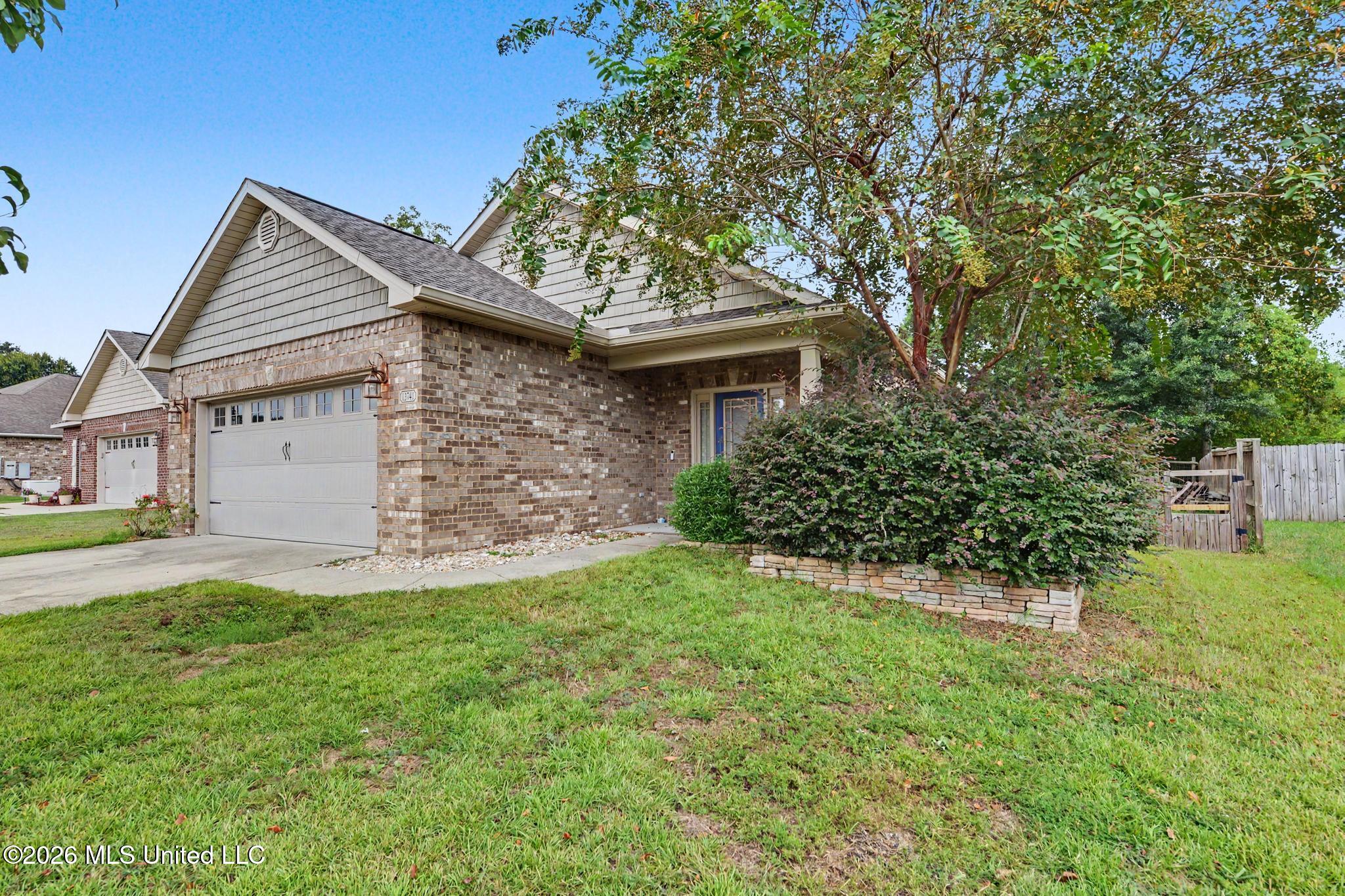 13741 Windwood Drive Property Photo 2
