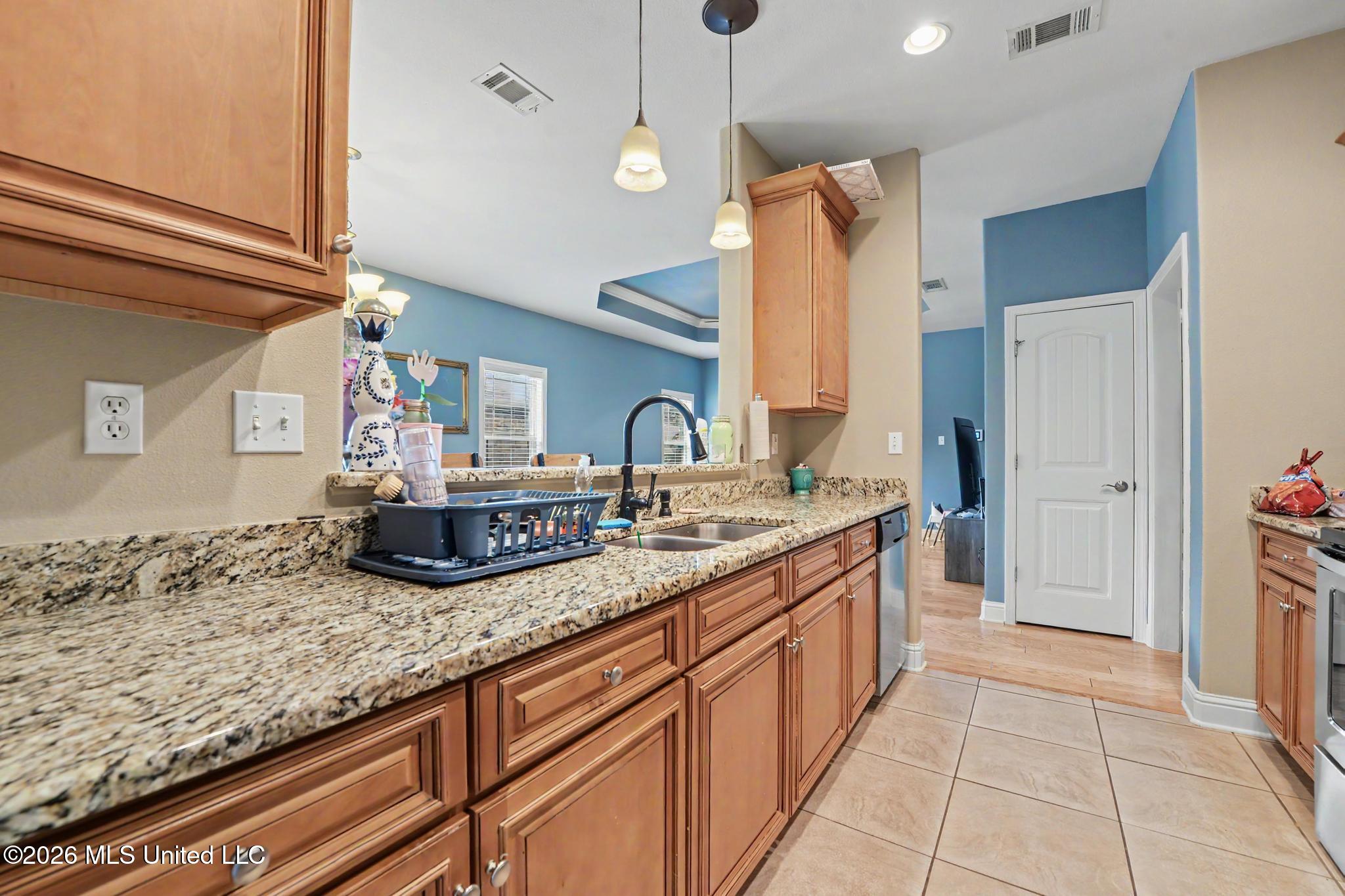 13741 Windwood Drive Property Photo 8