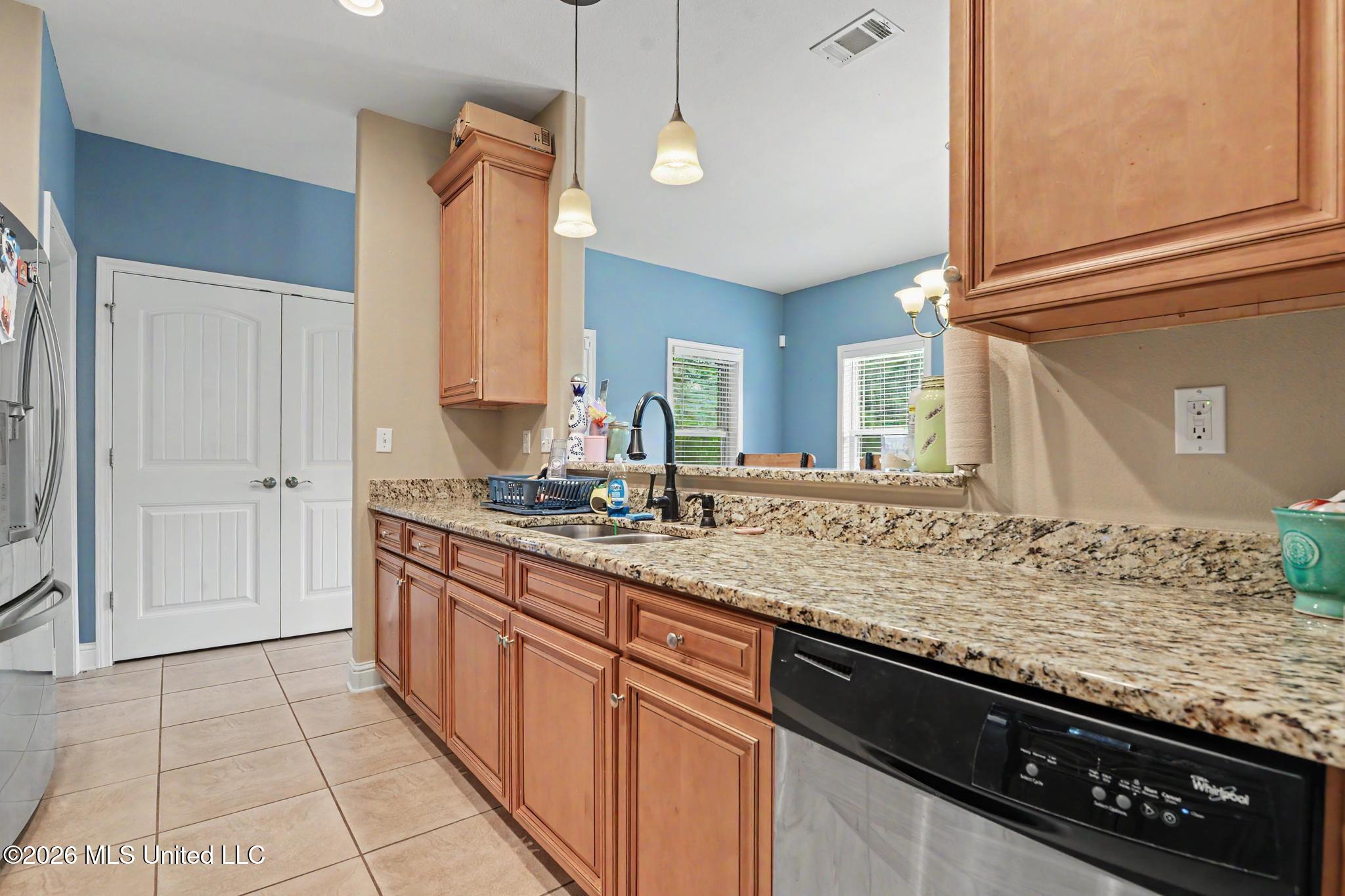 13741 Windwood Drive Property Photo 9