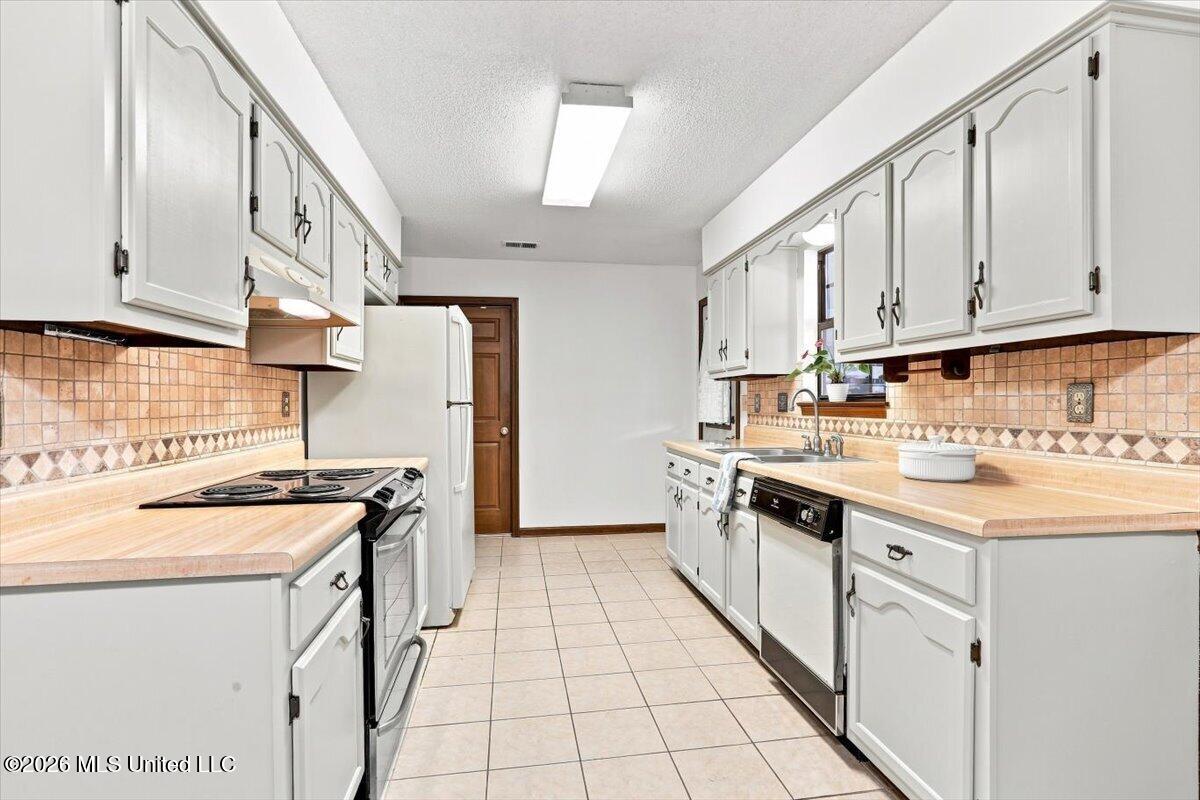 7340 Cedardale Cove Property Photo 11