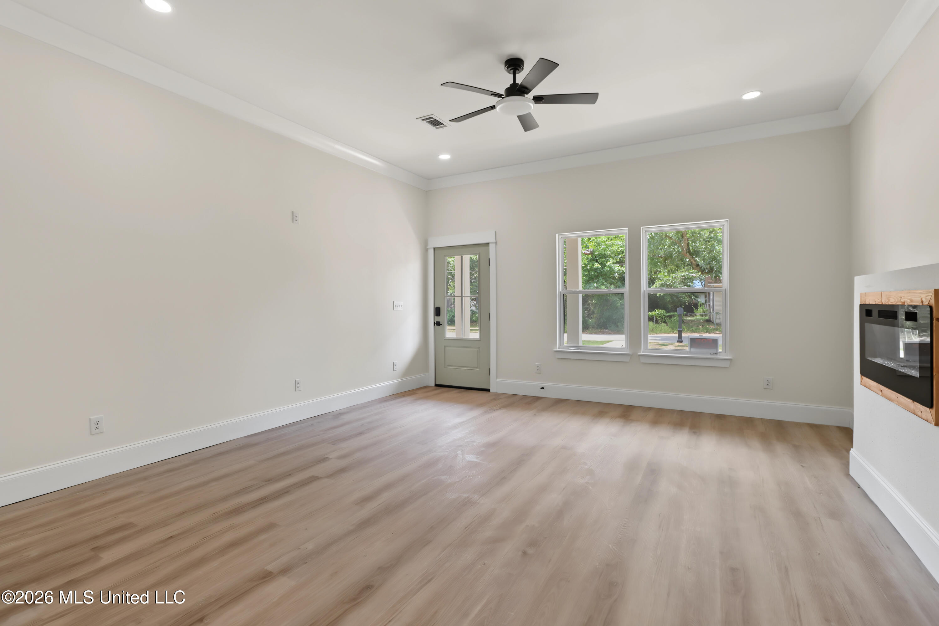 828 Regnault Avenue Property Photo 3