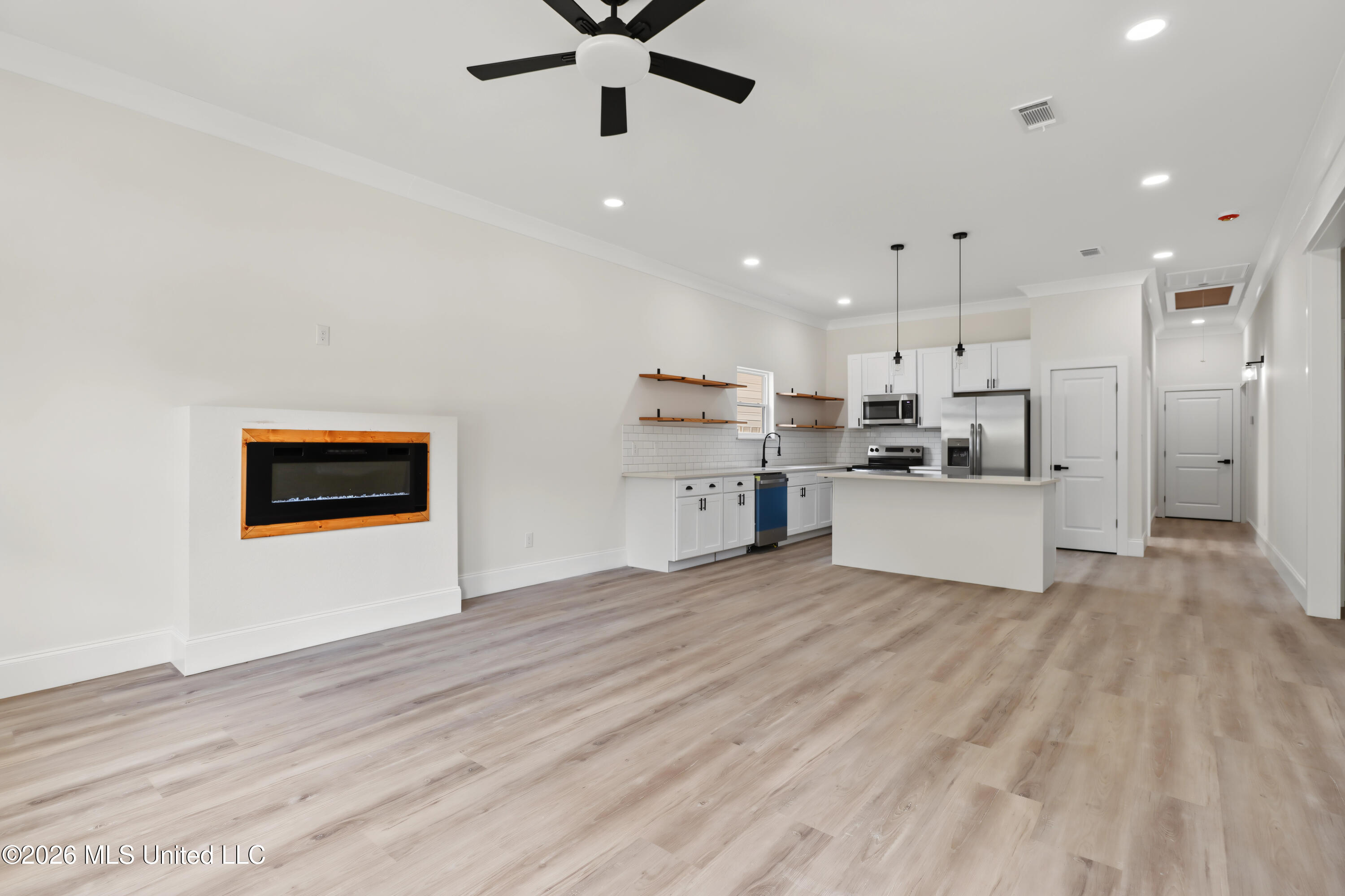 828 Regnault Avenue Property Photo 4
