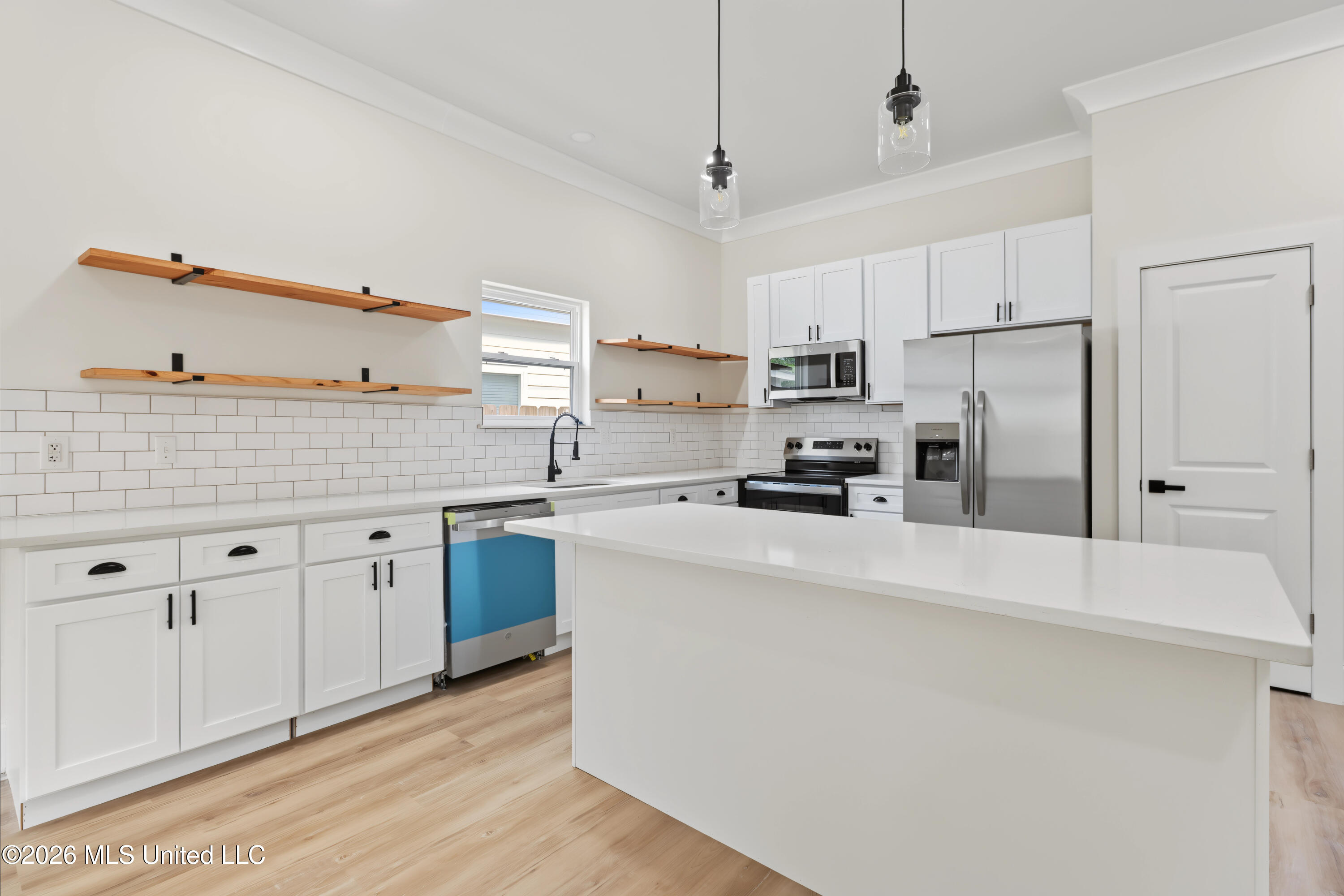828 Regnault Avenue Property Photo 8