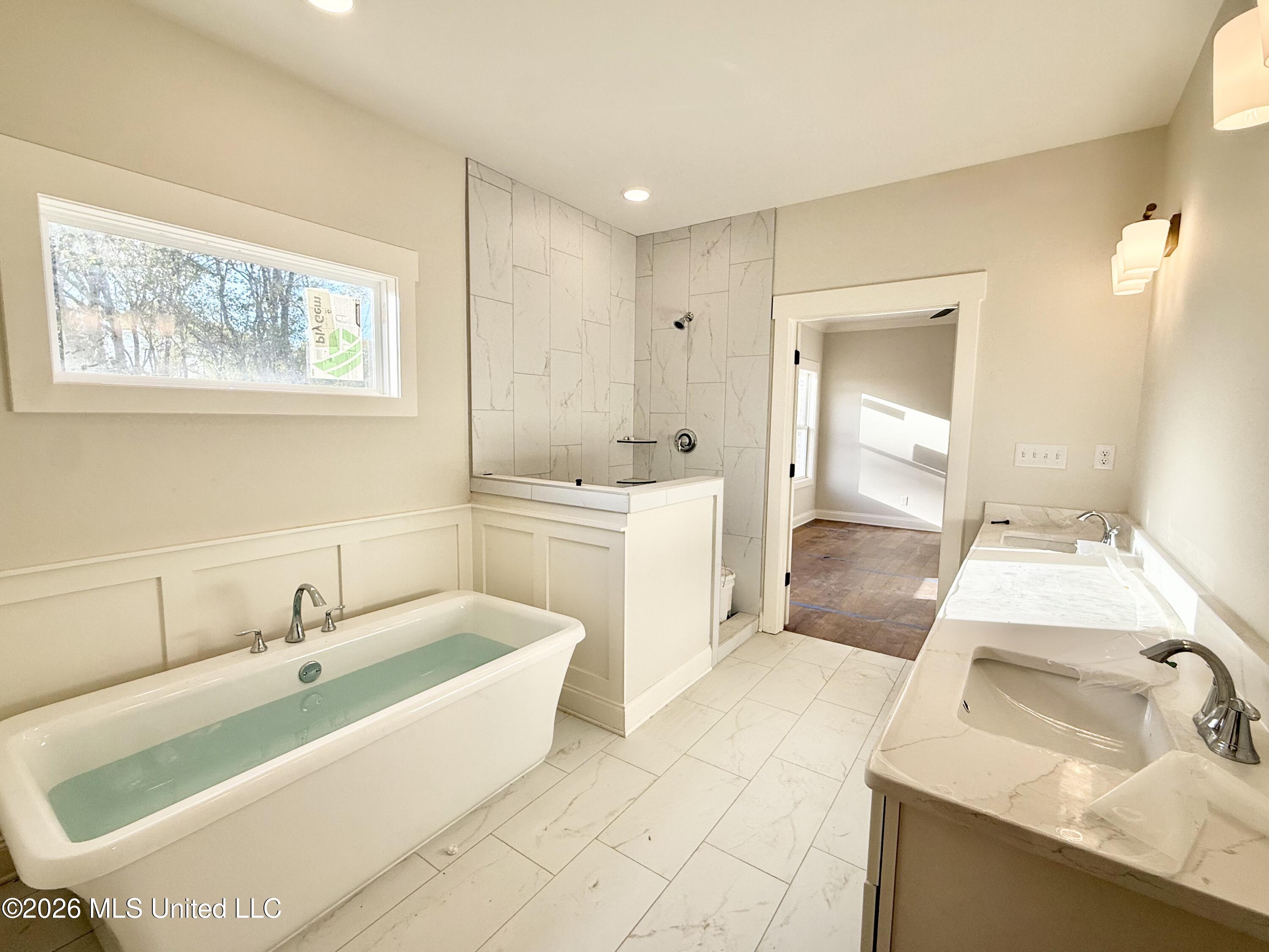 2481 Saint Charles Cove Property Photo 7