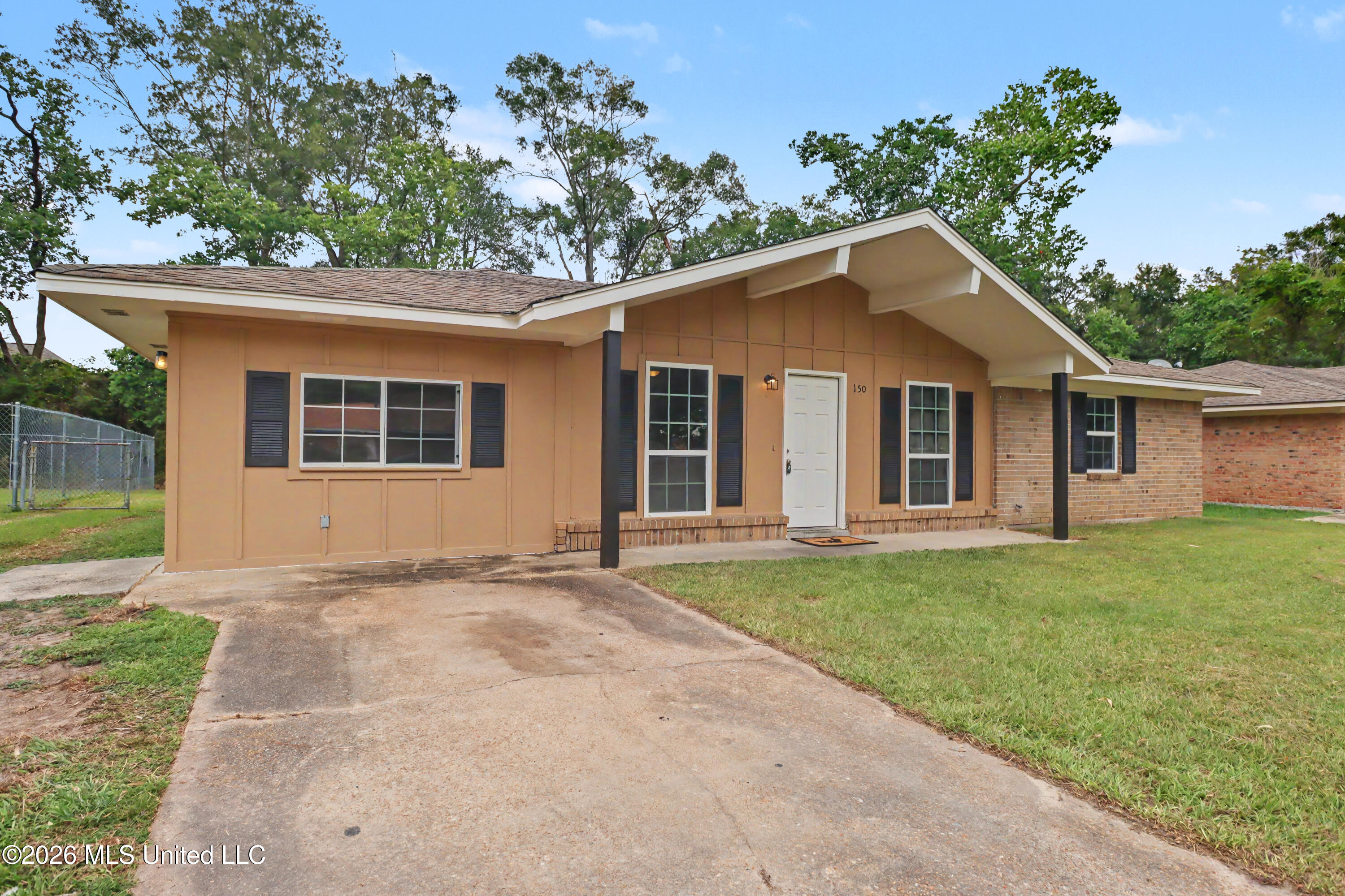 150 Ben Drive Property Photo 2