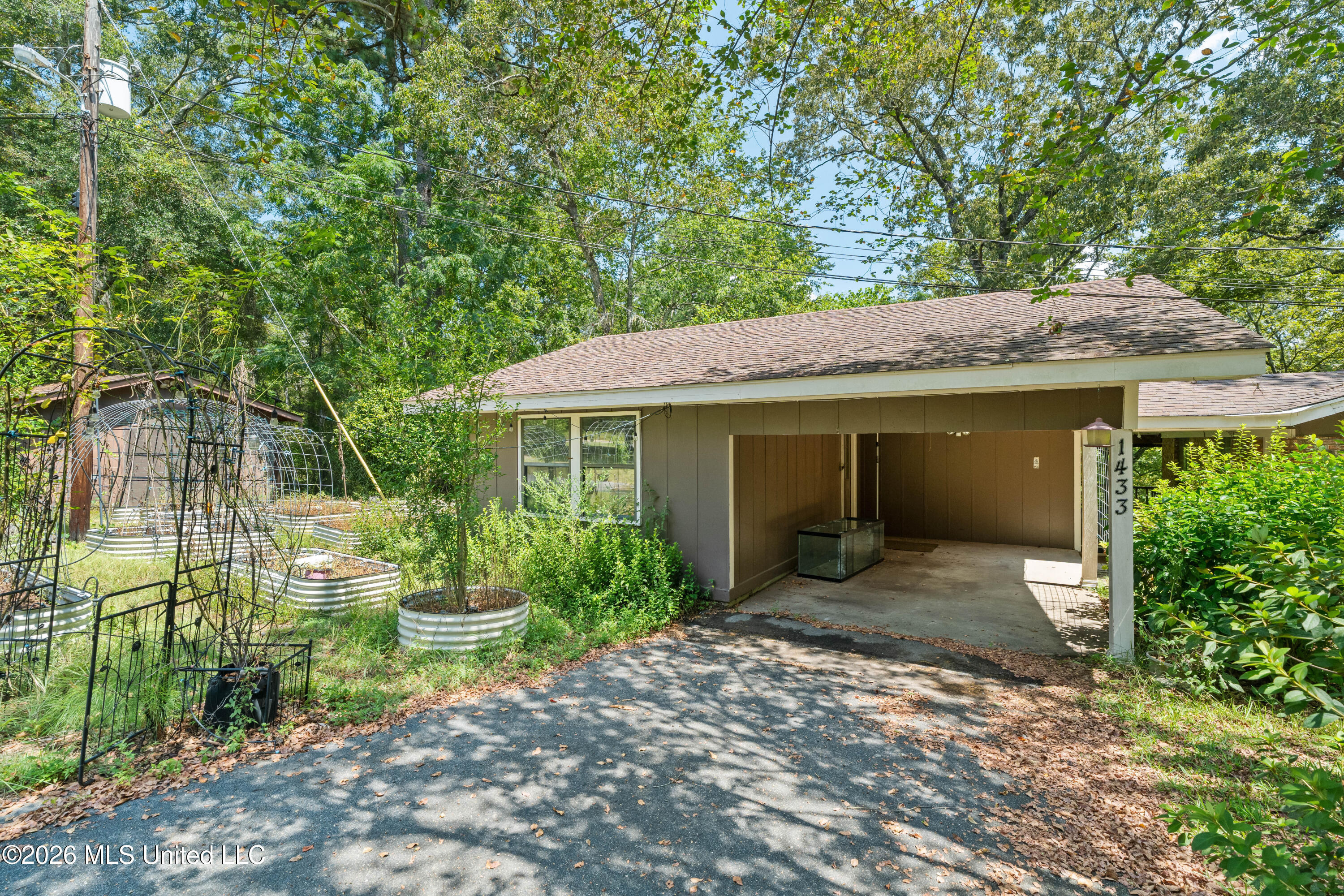1431 N Highway 29 Property Photo 4