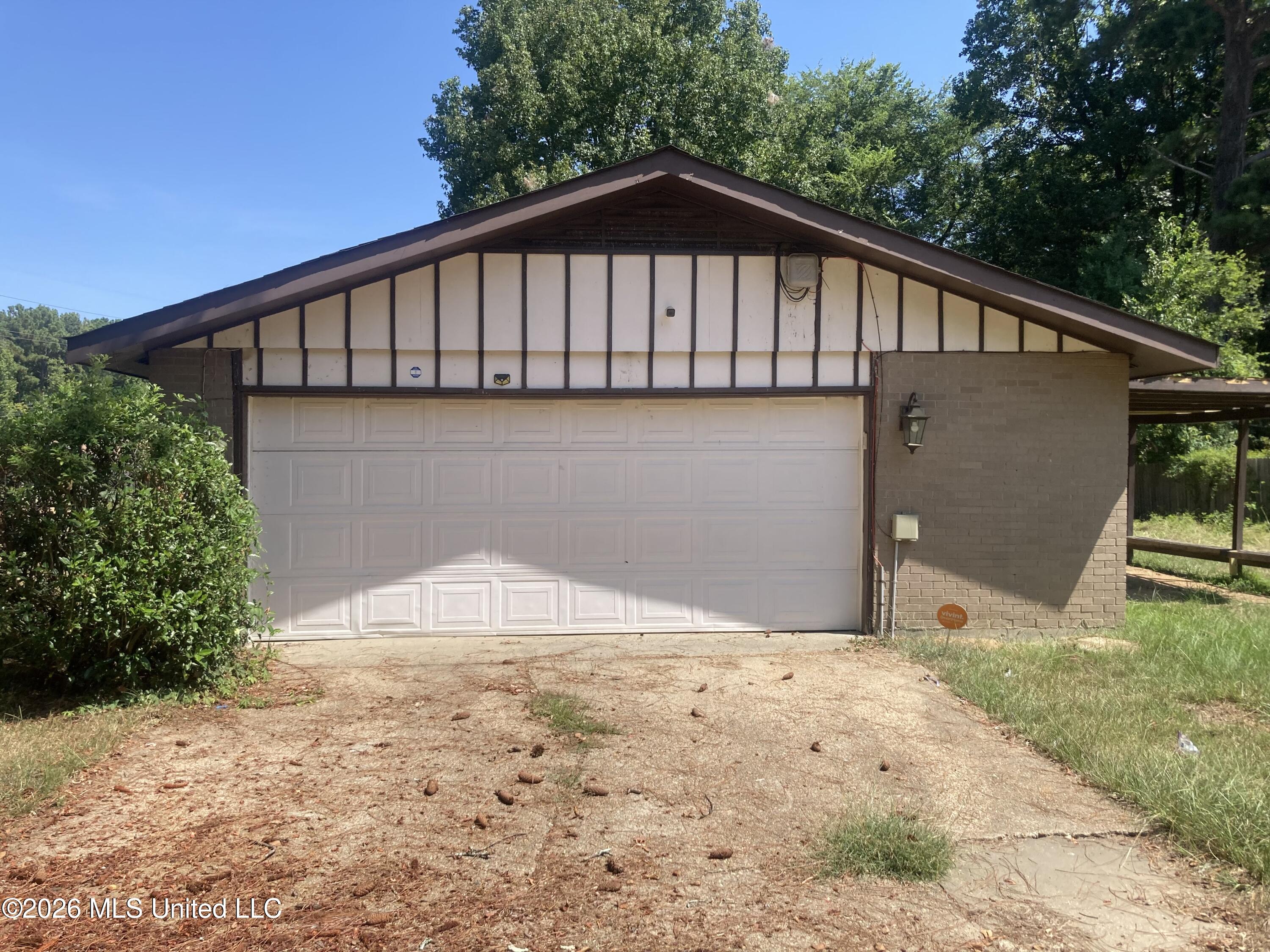 5856 Cypress Trail Property Photo 2
