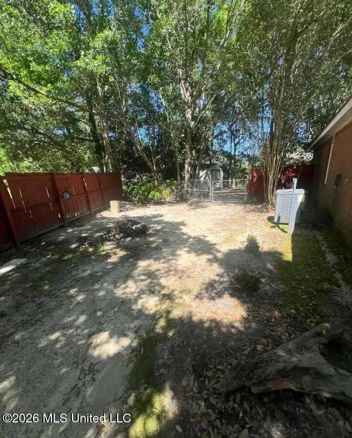 916 E Birch Drive Property Photo 2