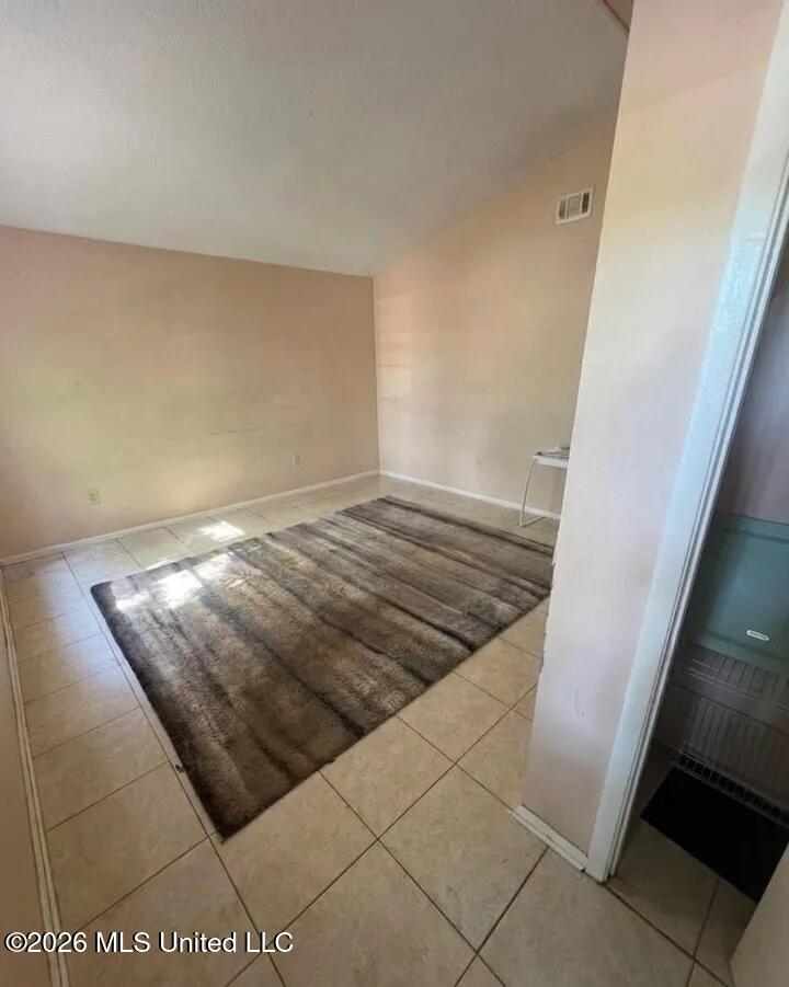 916 E Birch Drive Property Photo 7