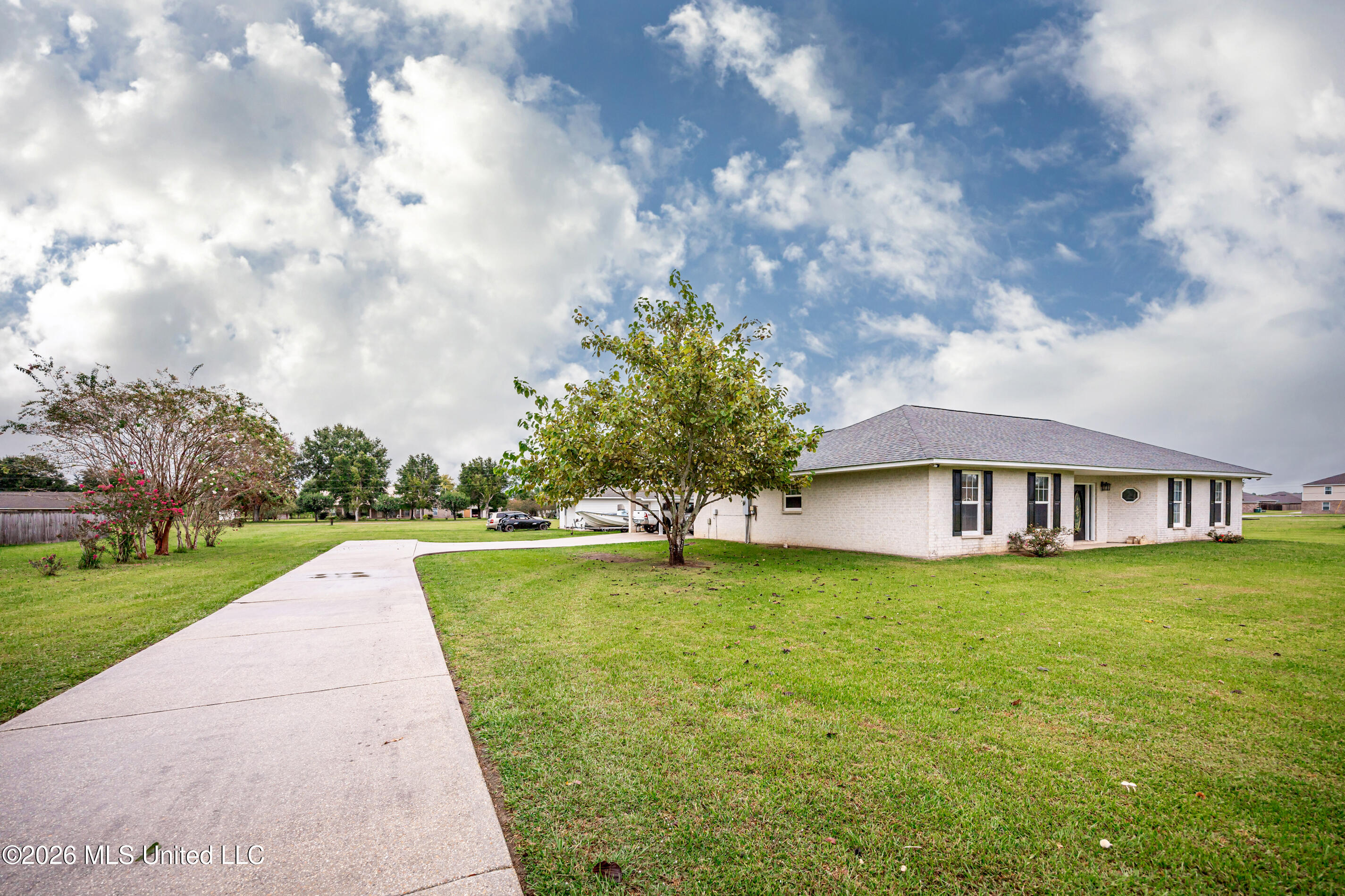 15405 Drake Lane Property Photo 2