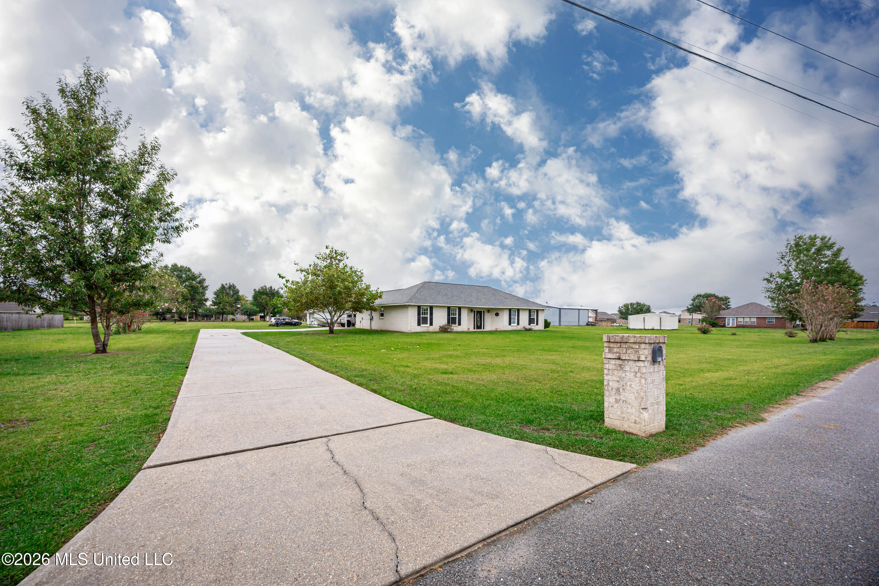 15405 Drake Lane Property Photo 3