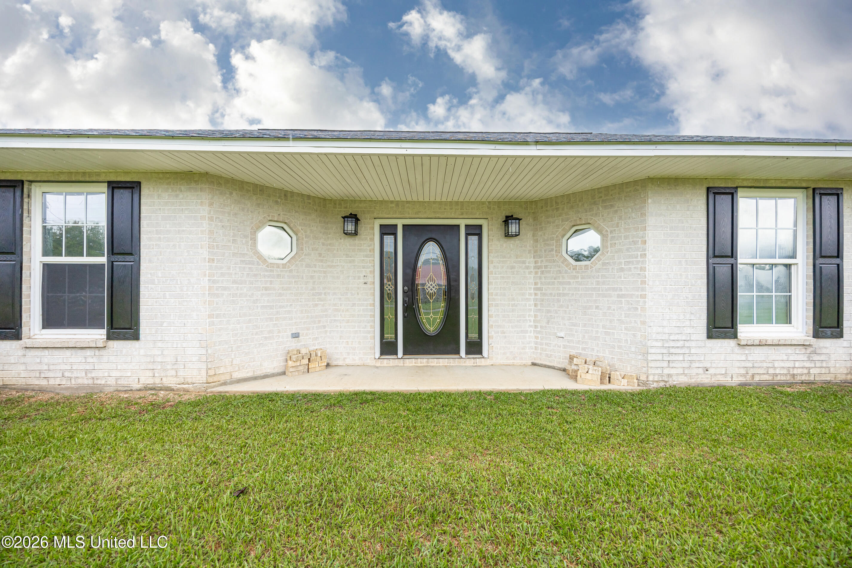 15405 Drake Lane Property Photo 4