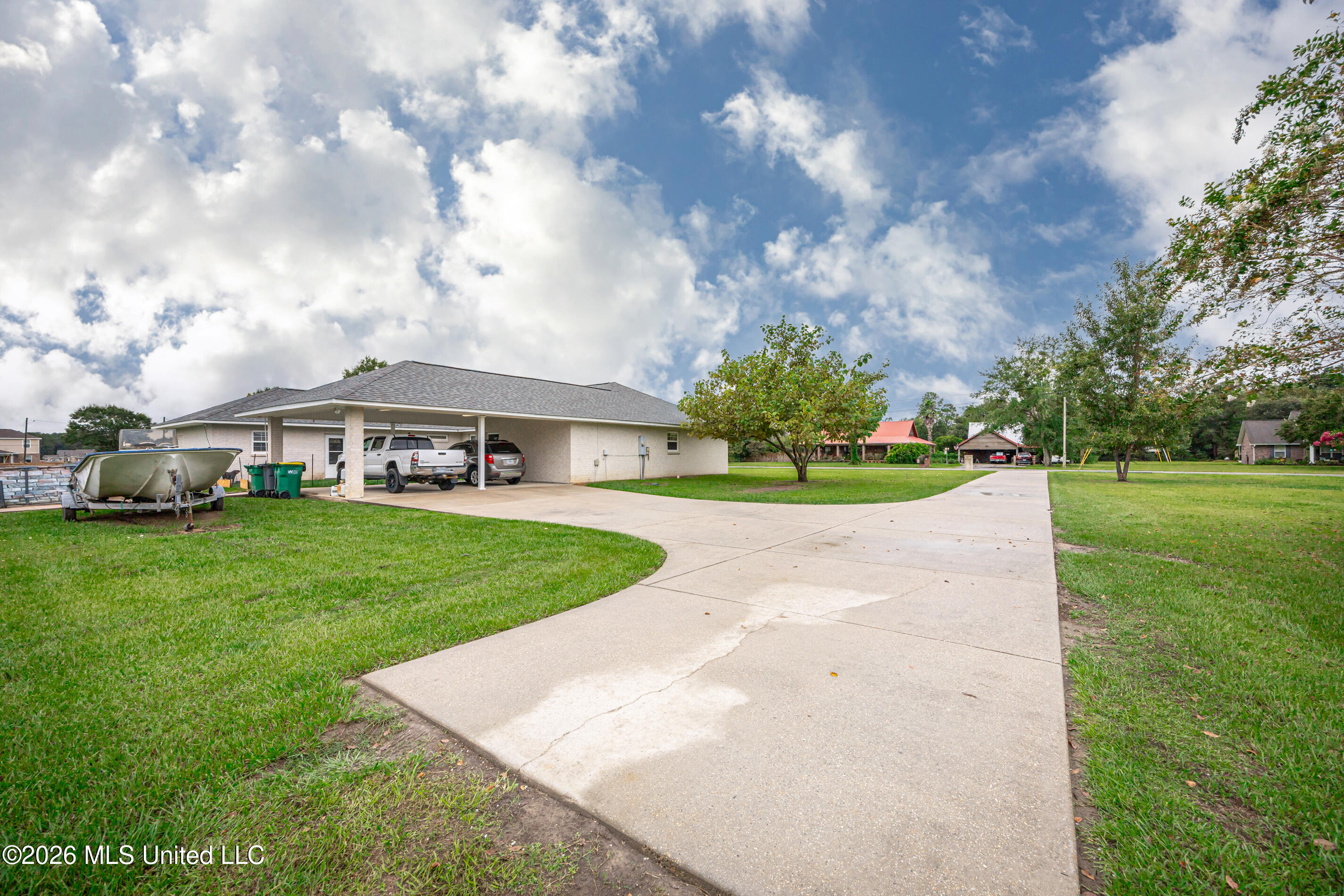 15405 Drake Lane Property Photo 5