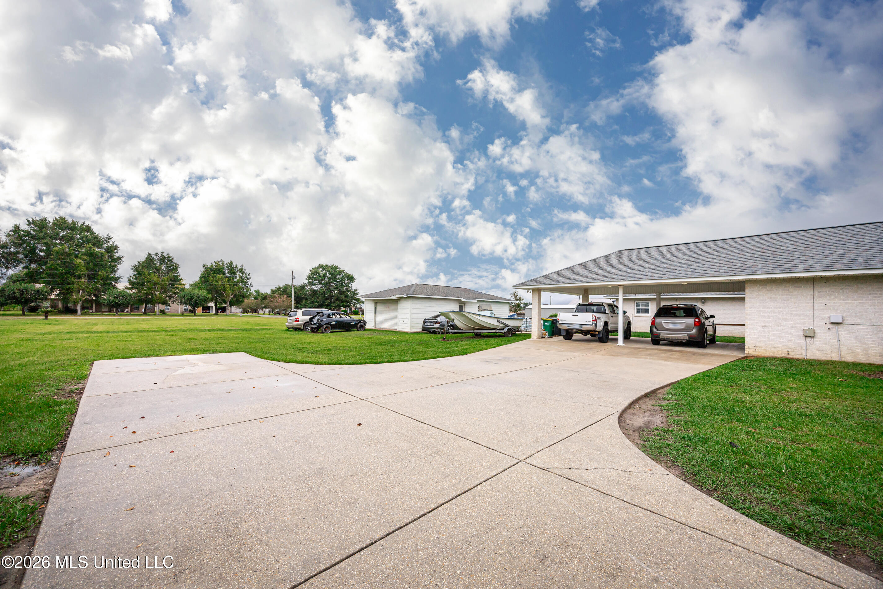 15405 Drake Lane Property Photo 6