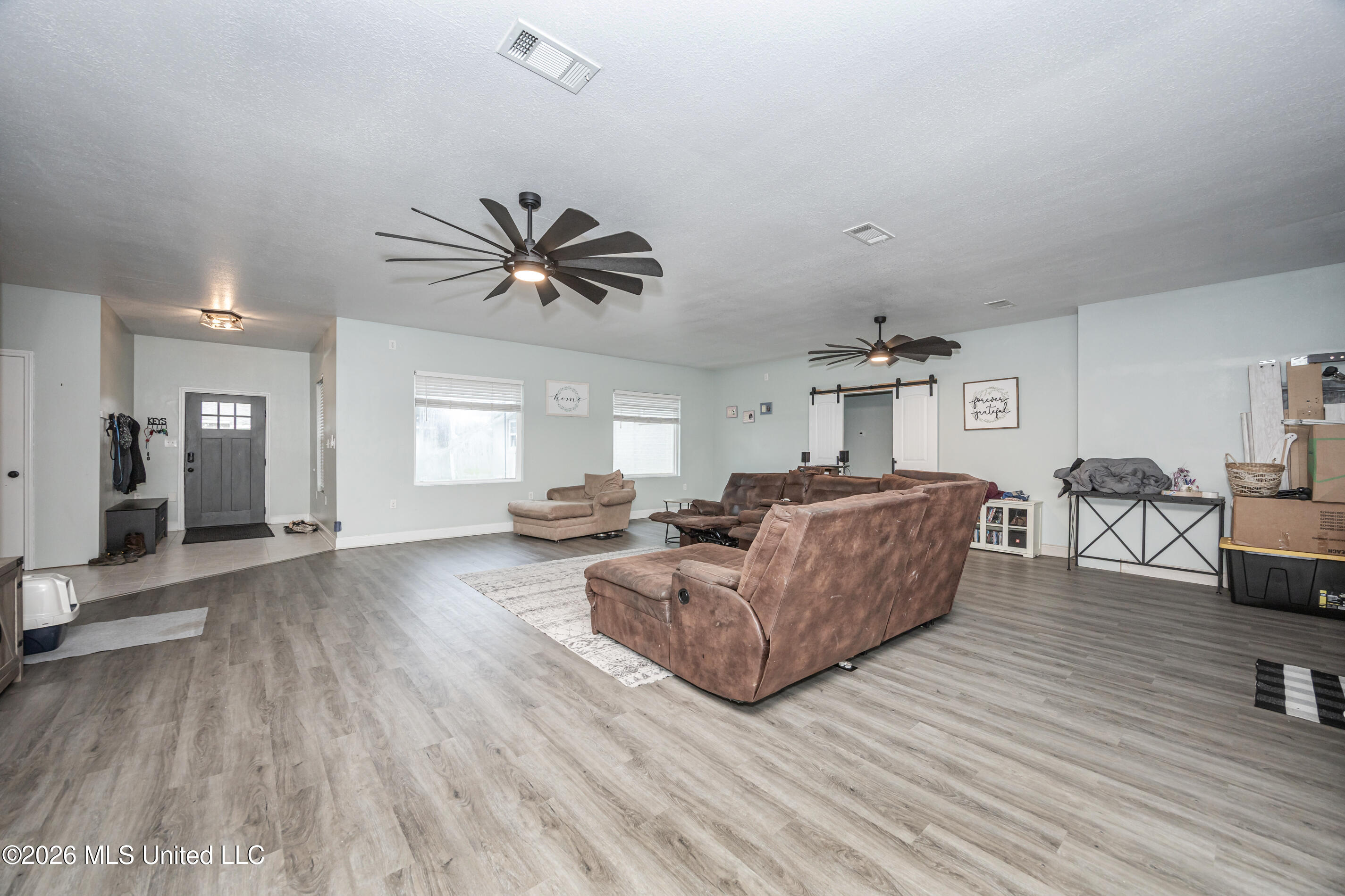 15405 Drake Lane Property Photo 8