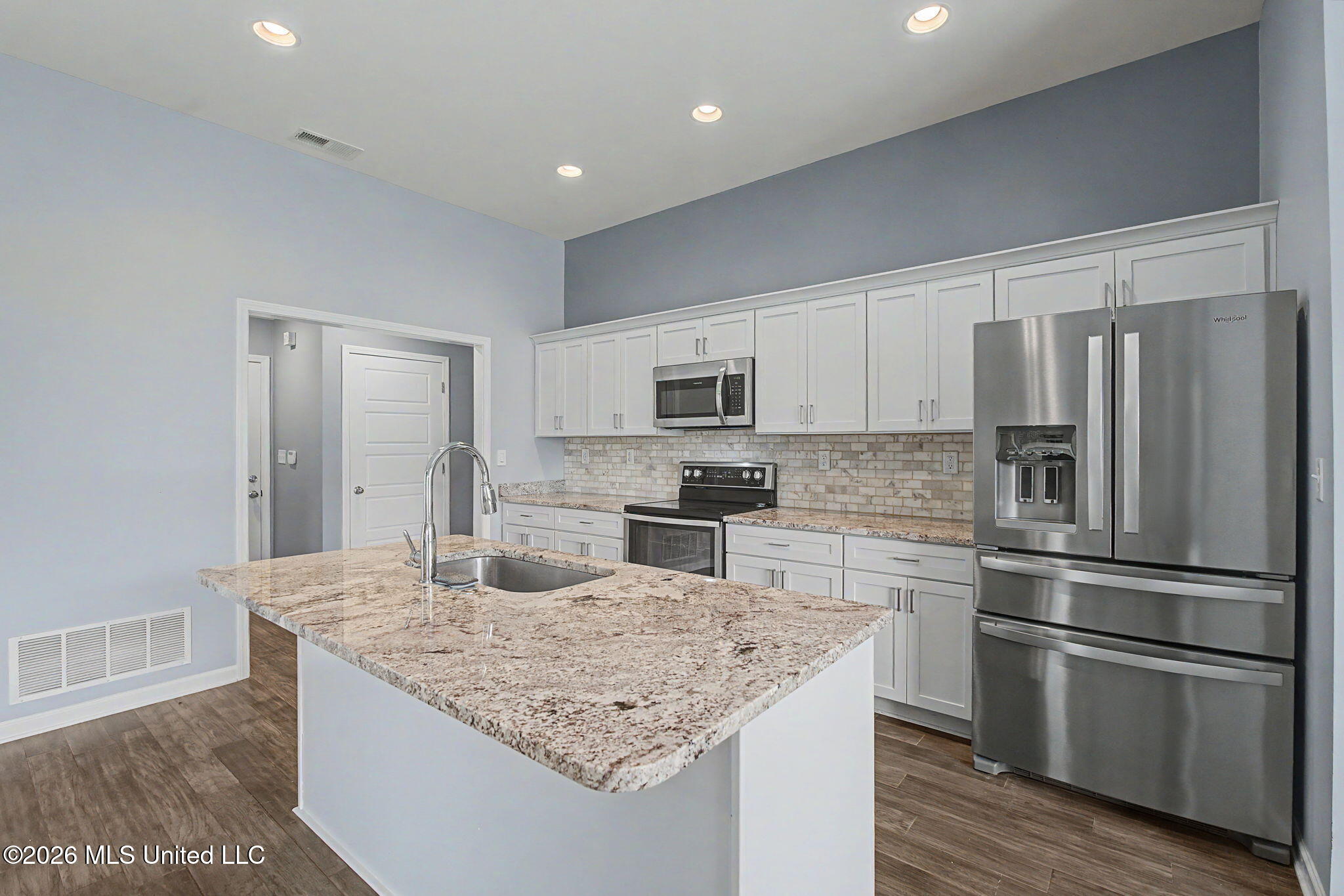 3770 Hawthorn Drive Property Photo 8