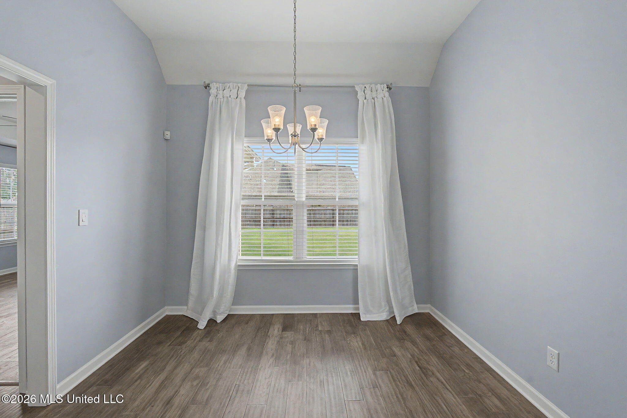 3770 Hawthorn Drive Property Photo 11