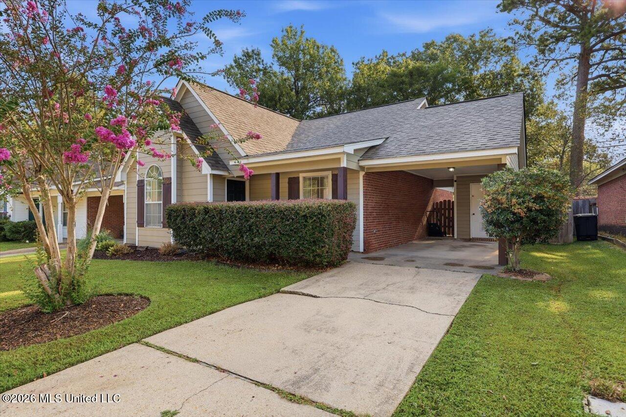 1018 Barnett Bend Circle Property Photo 3