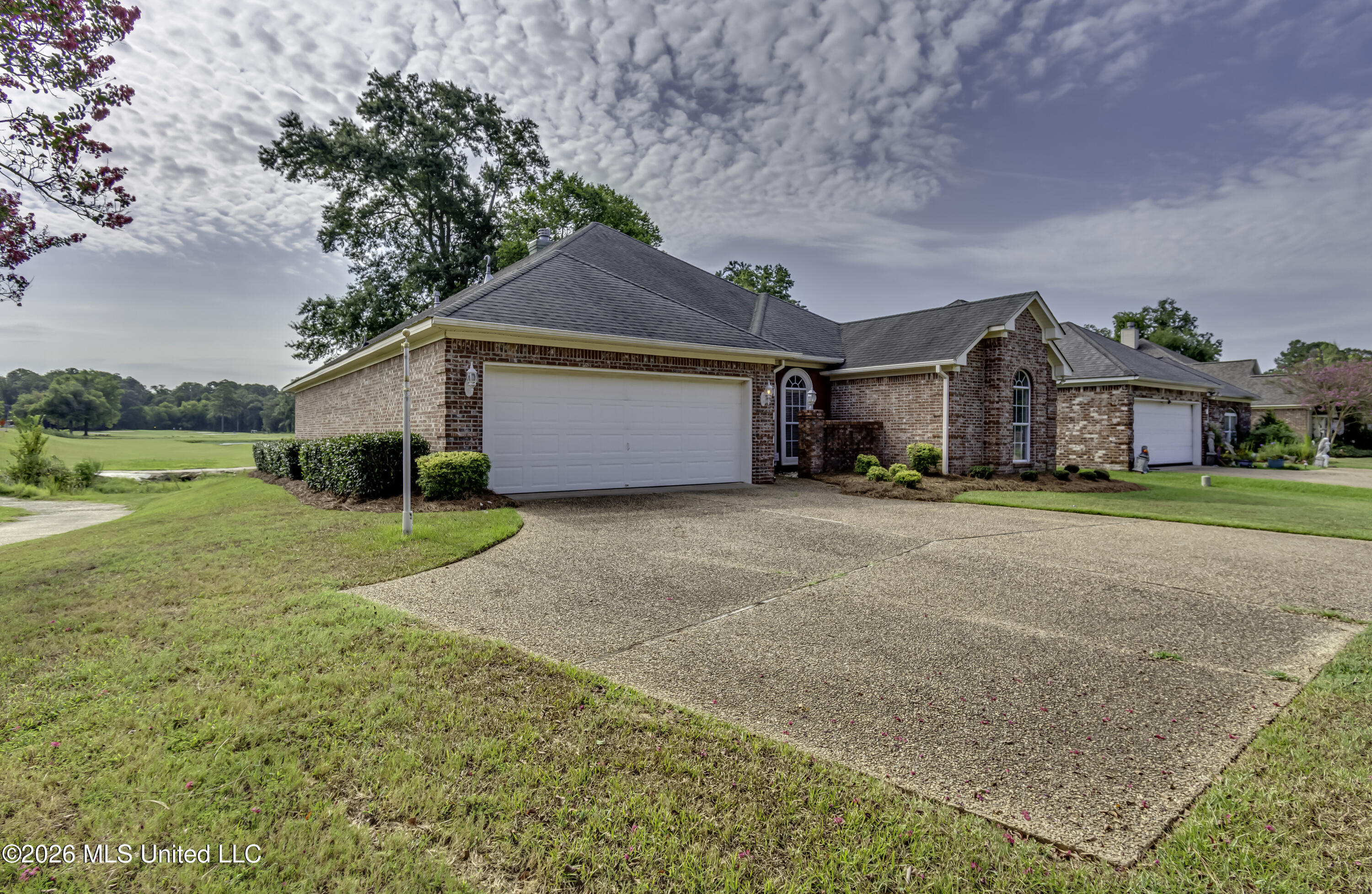 381 Bradford Drive Property Photo 4