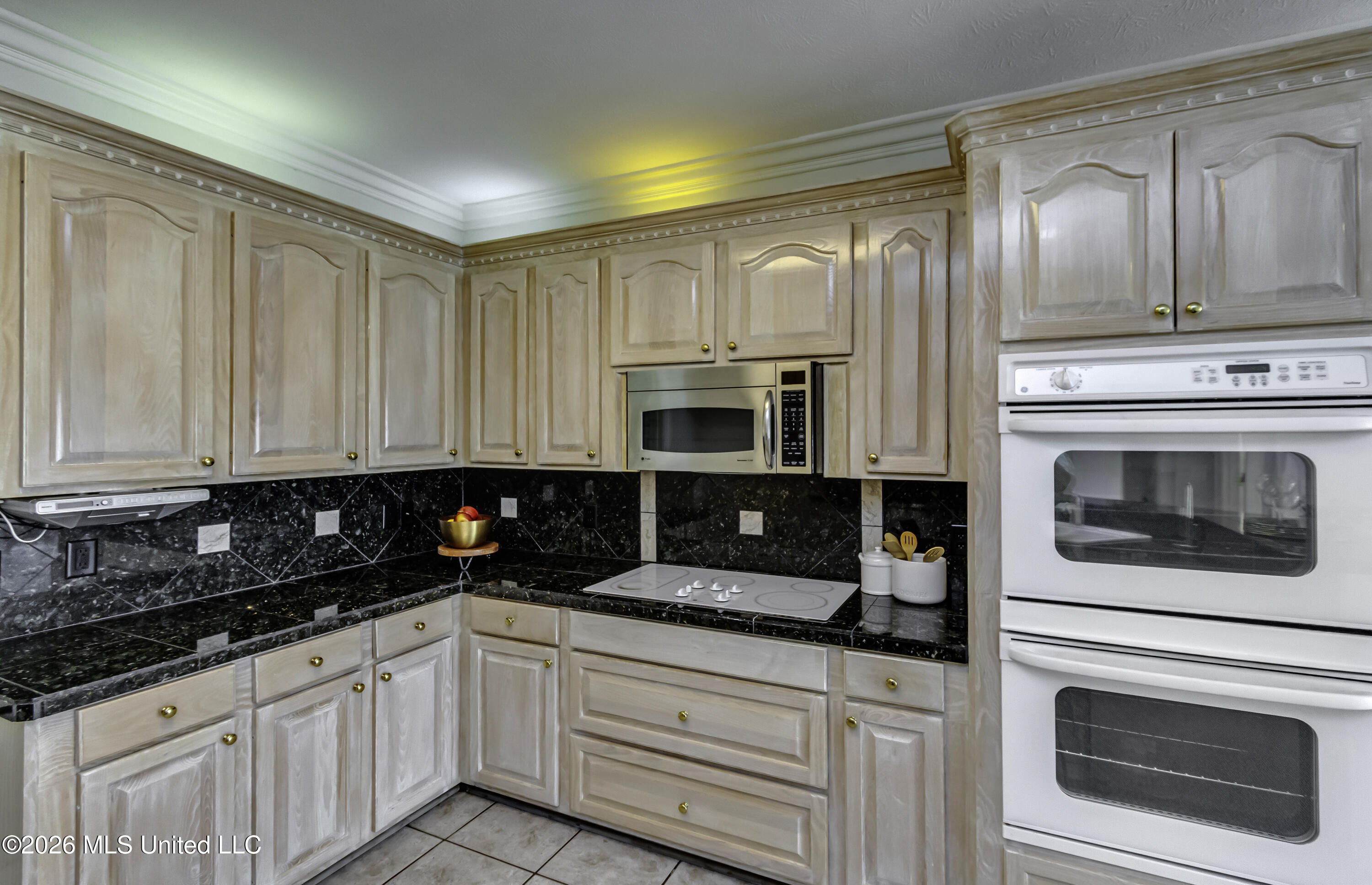 381 Bradford Drive Property Photo 25