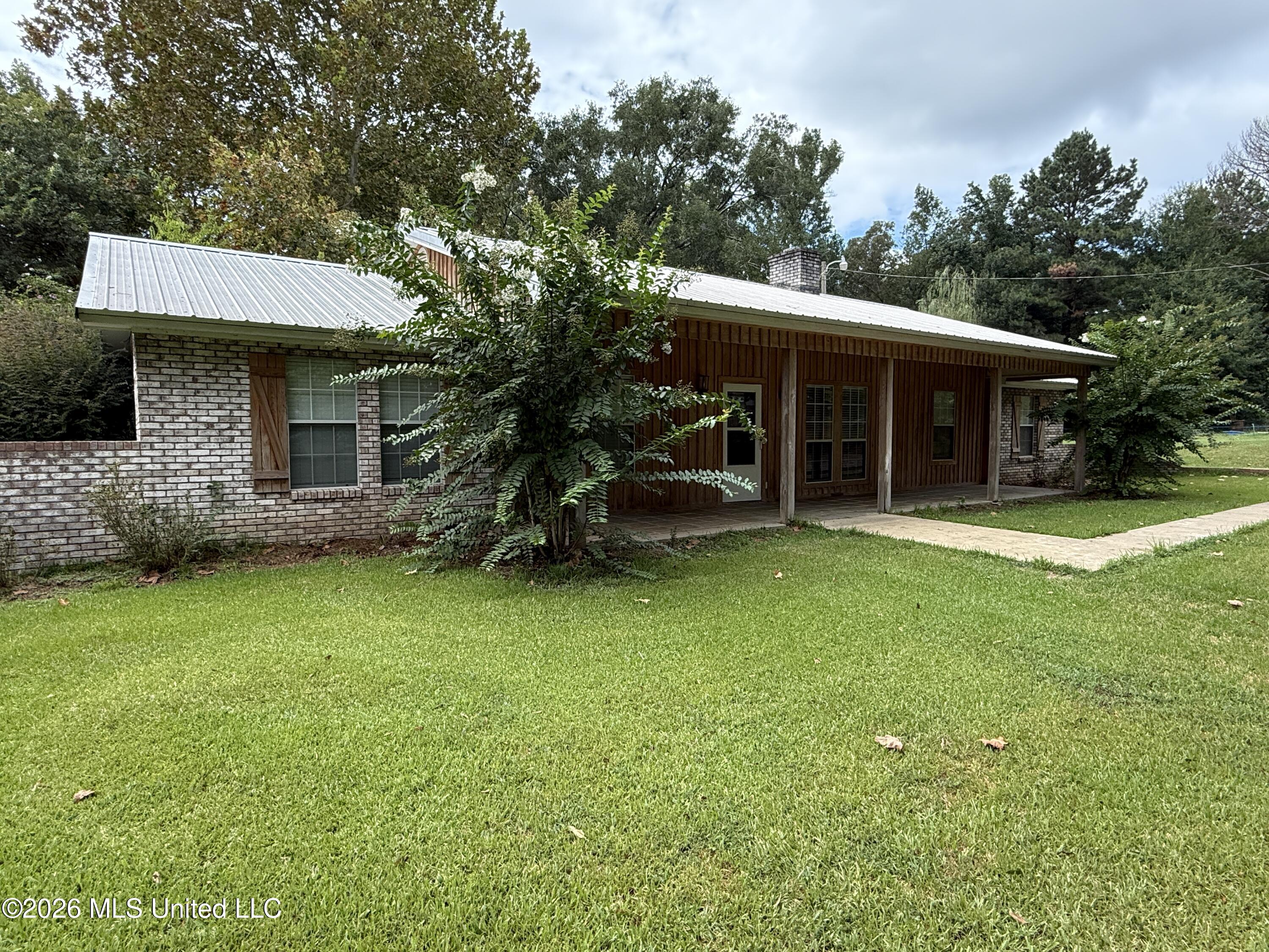 411 Drysdale Road Property Photo 3
