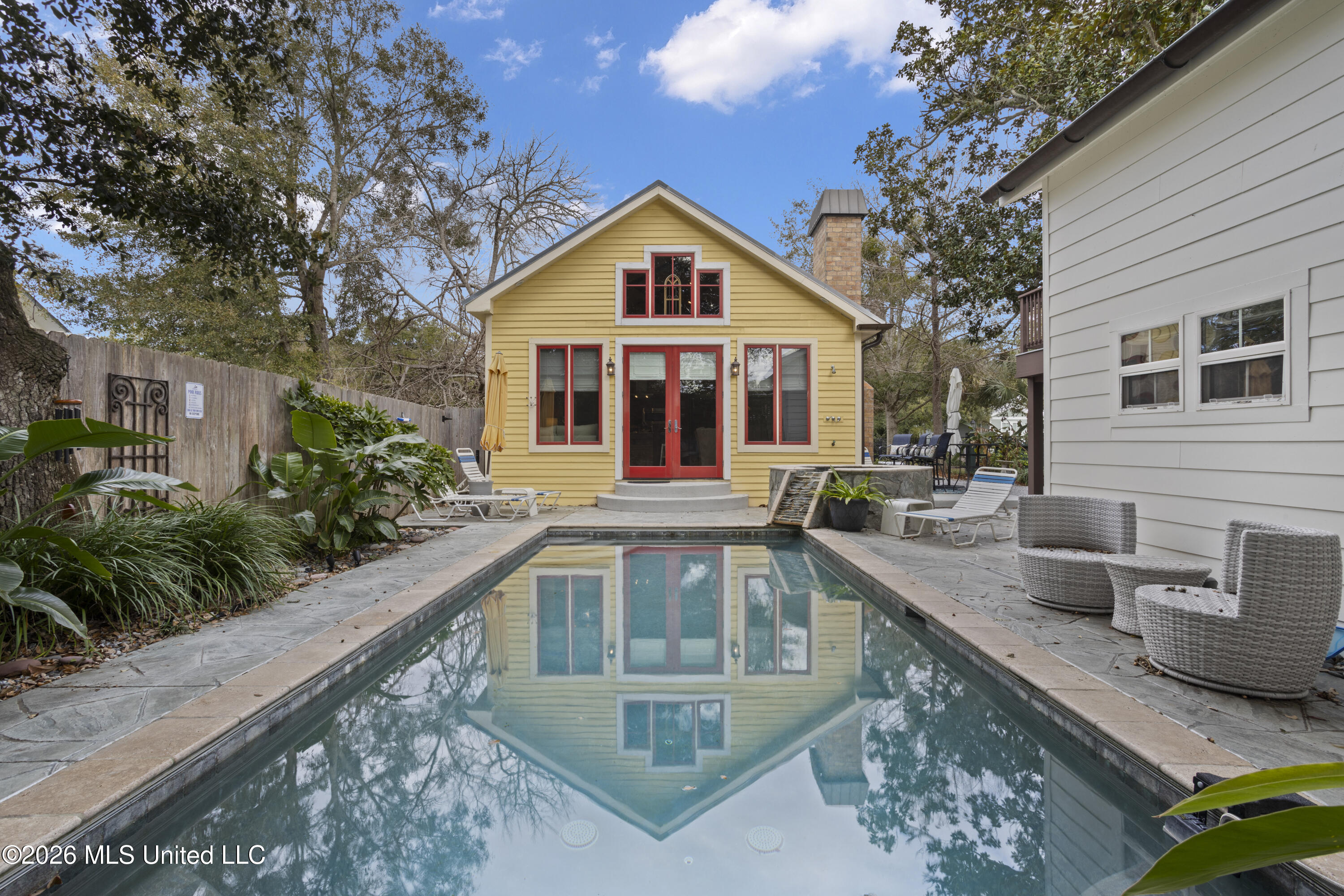 208 Saint Charles Street Property Photo 46