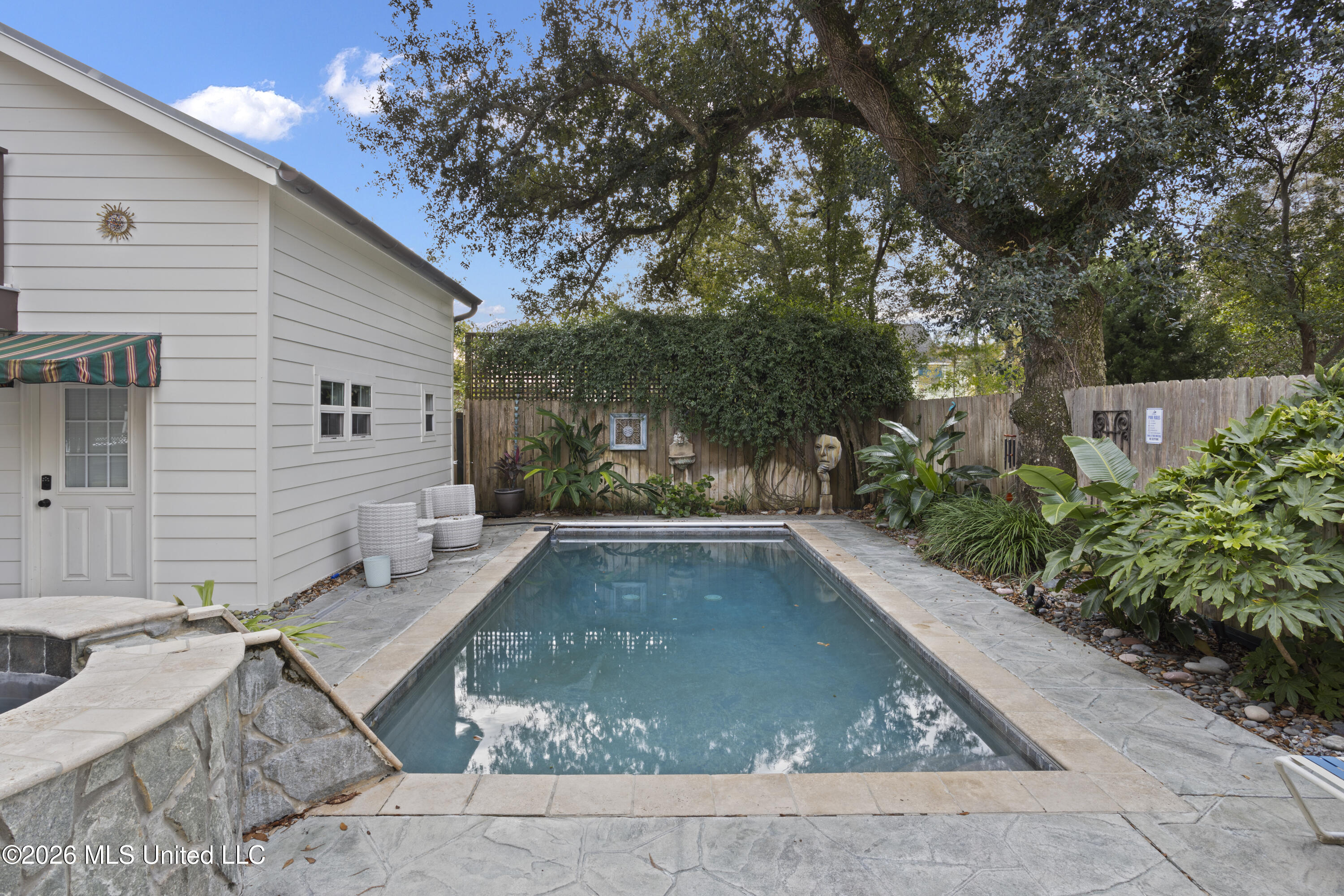 208 Saint Charles Street Property Photo 47