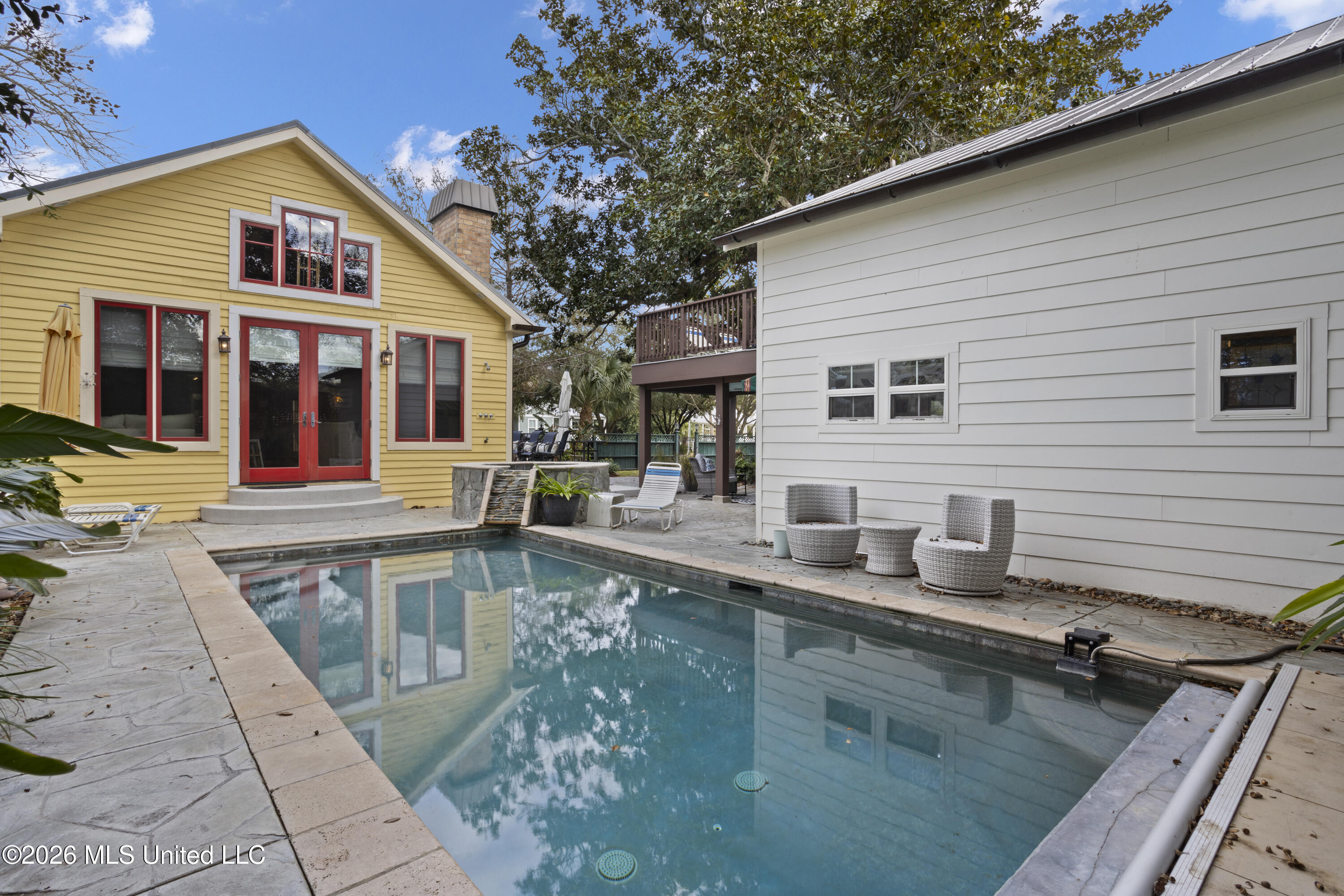 208 Saint Charles Street Property Photo 48